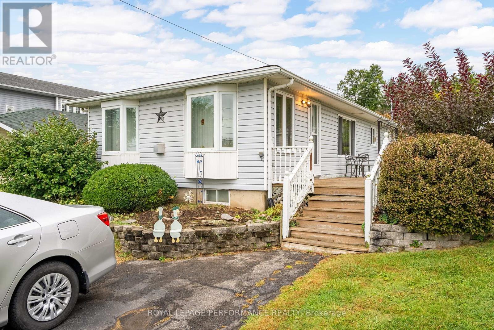 












18329 COUNTY RD 2 ROAD

,
South Glengarry,




Ontario
K6H5R5

