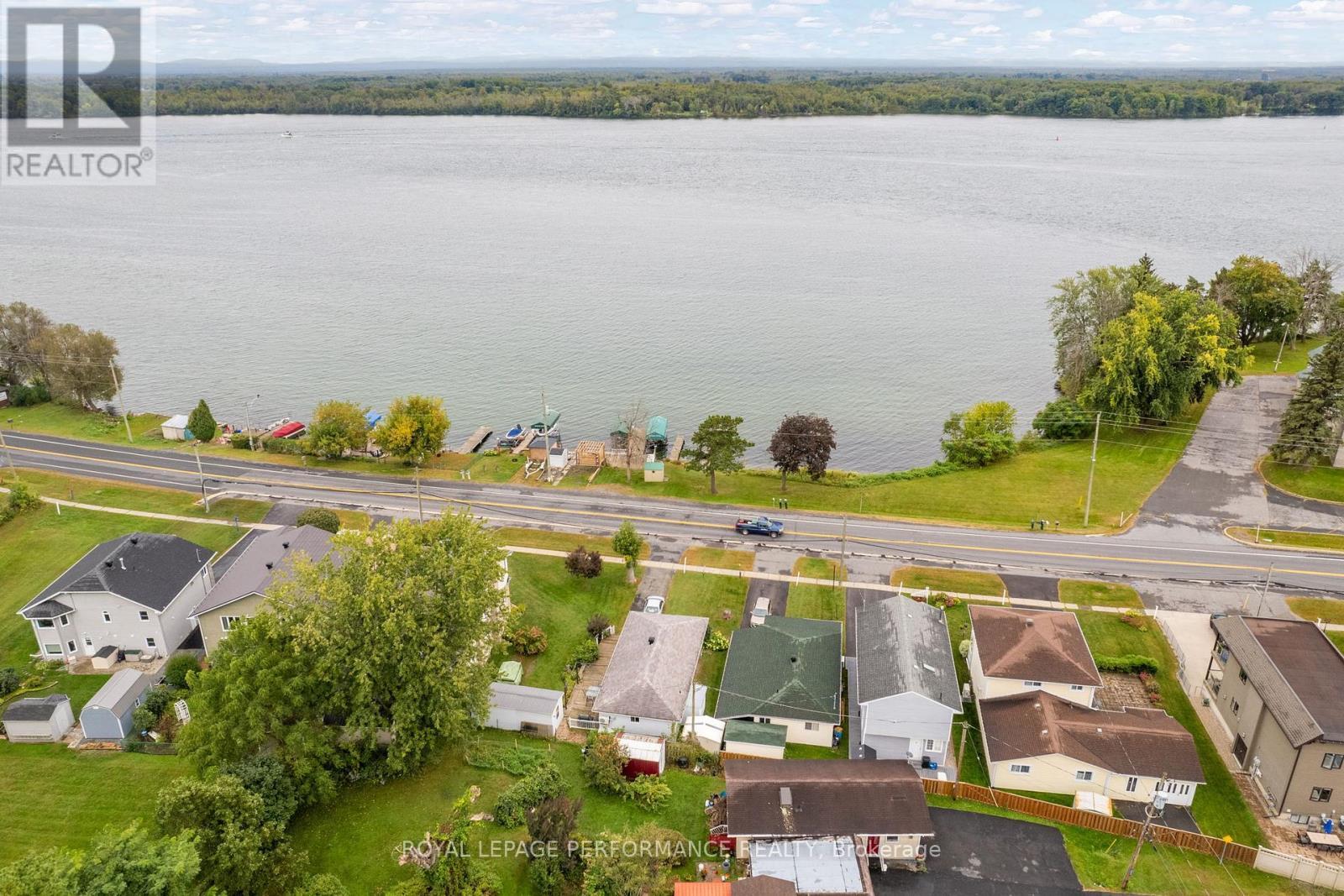 












18329 COUNTY RD 2 ROAD

,
South Glengarry,




Ontario
K6H5R5

