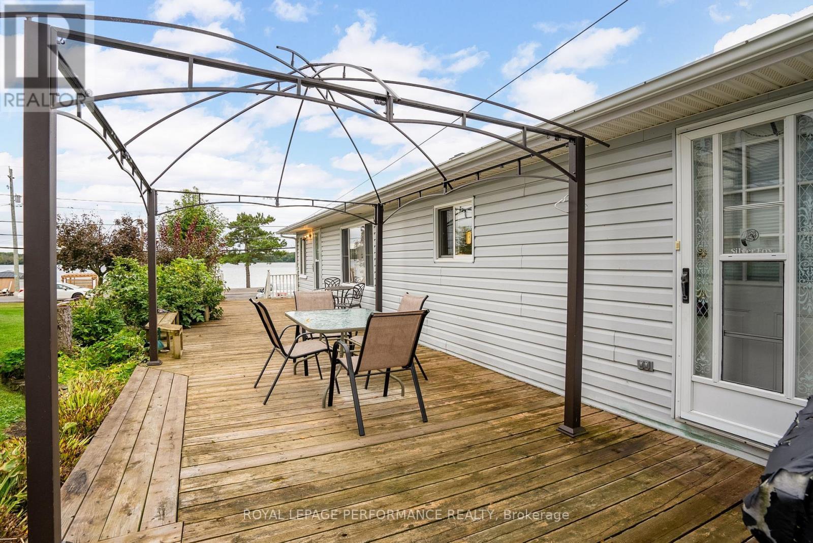 












18329 COUNTY RD 2 ROAD

,
South Glengarry,




Ontario
K6H5R5

