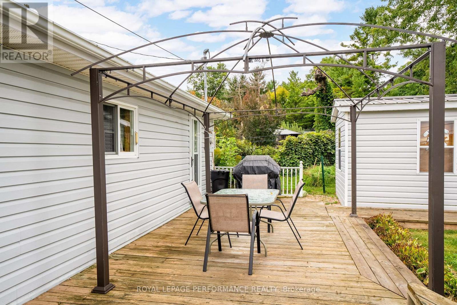 












18329 COUNTY RD 2 ROAD

,
South Glengarry,




Ontario
K6H5R5

