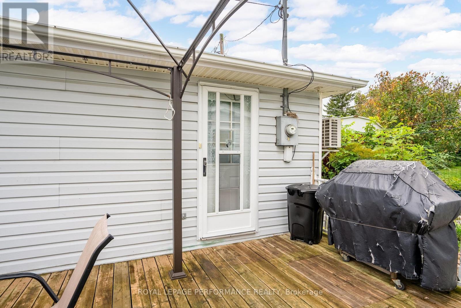 












18329 COUNTY RD 2 ROAD

,
South Glengarry,




Ontario
K6H5R5

