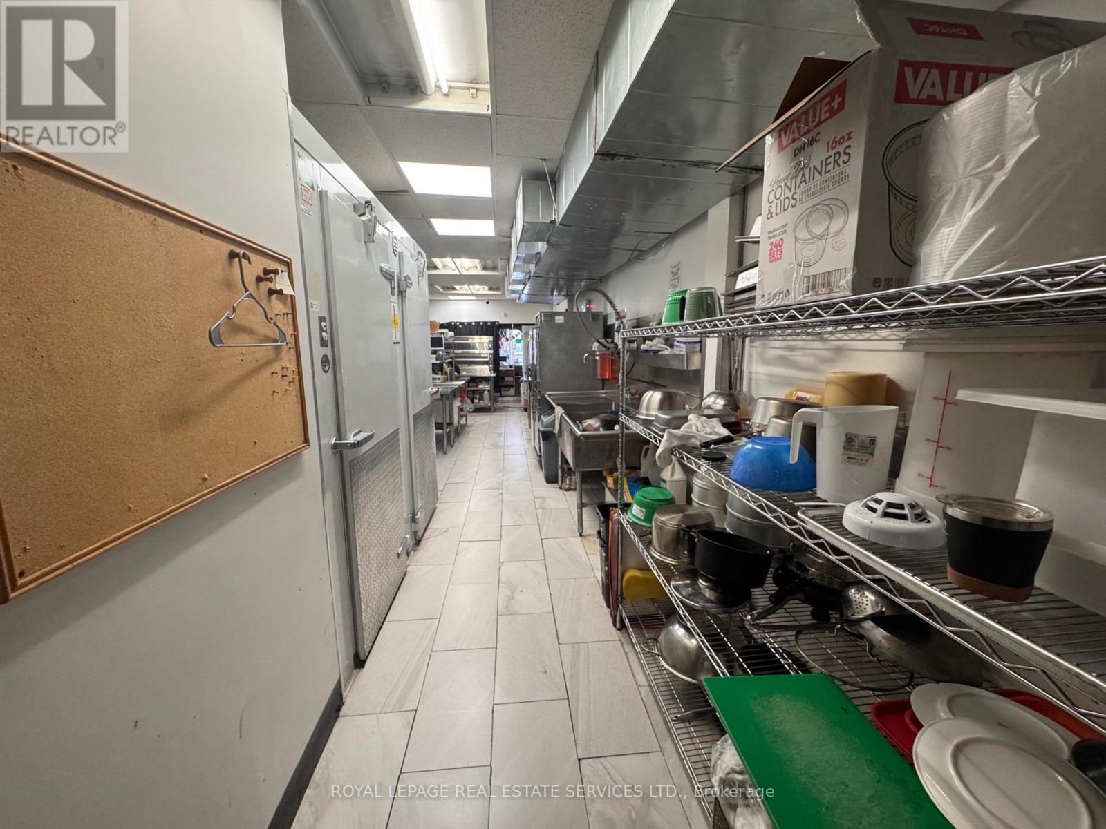 












2916 LAKE SHORE BOULEVARD W

,
Toronto,




Ontario
M8V1J4

