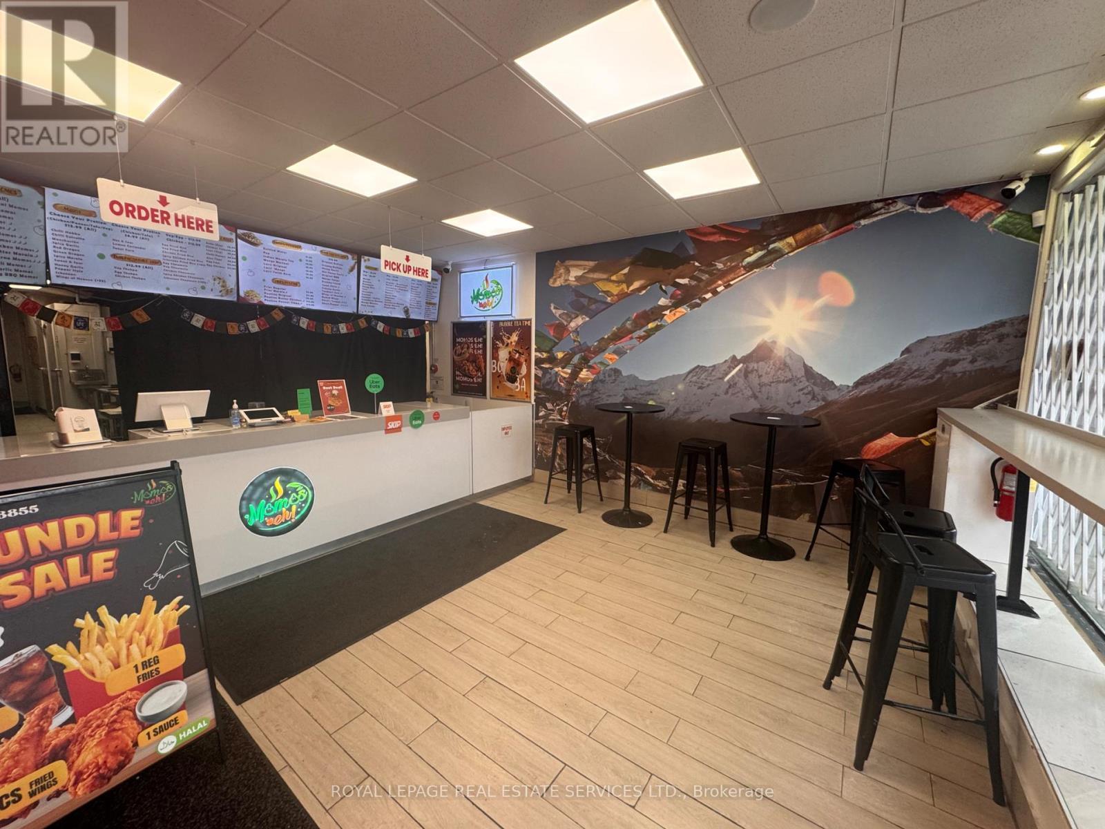 












2916 LAKE SHORE BOULEVARD W

,
Toronto,




Ontario
M8V1J4


