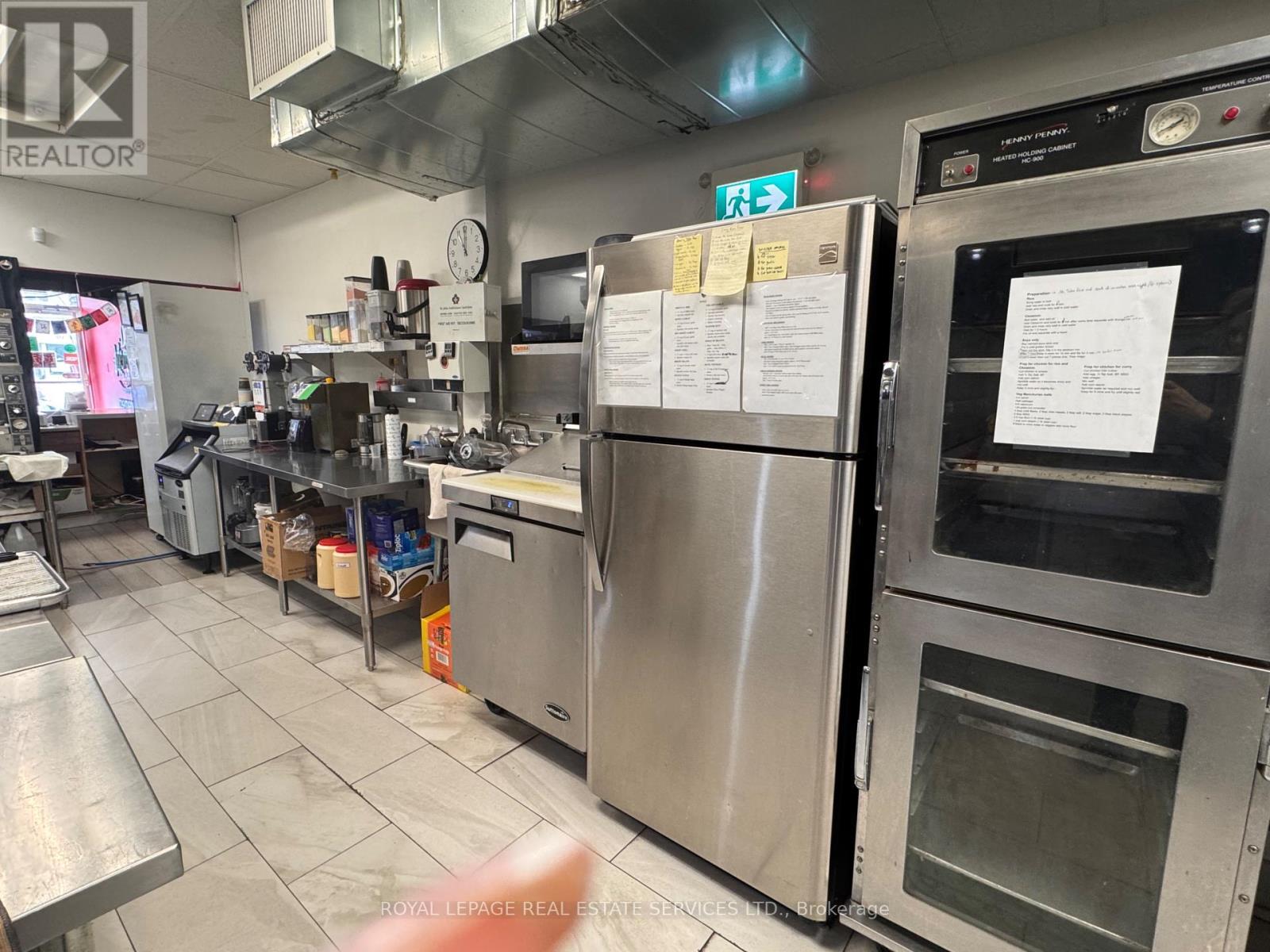 












2916 LAKE SHORE BOULEVARD W

,
Toronto,




Ontario
M8V1J4

