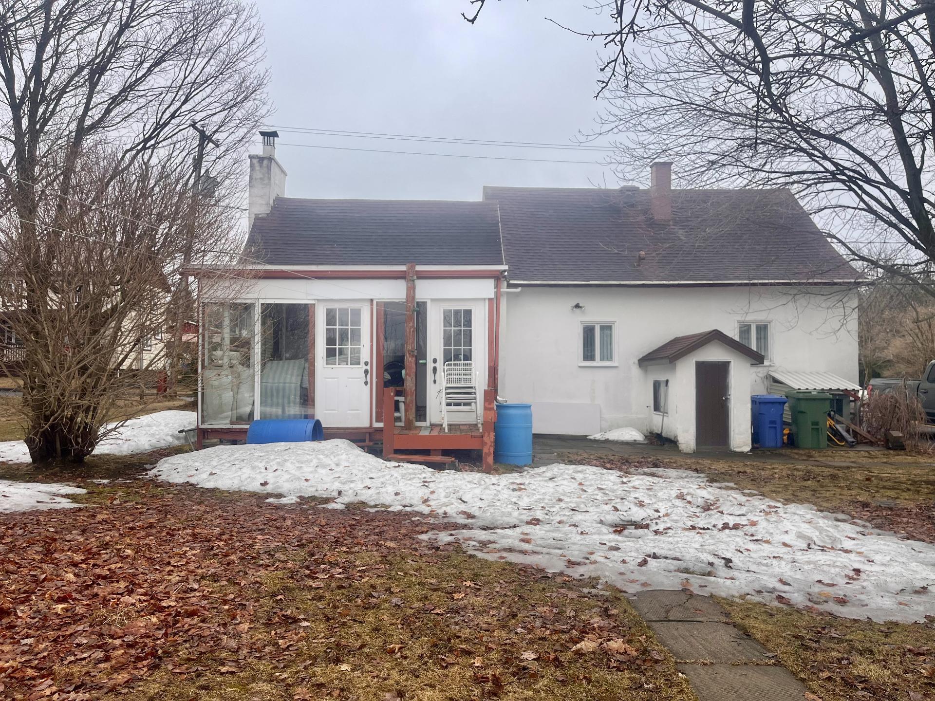 









57


Rue Paradis

,
Saint-Raphaël,




QC
G0R4C0

