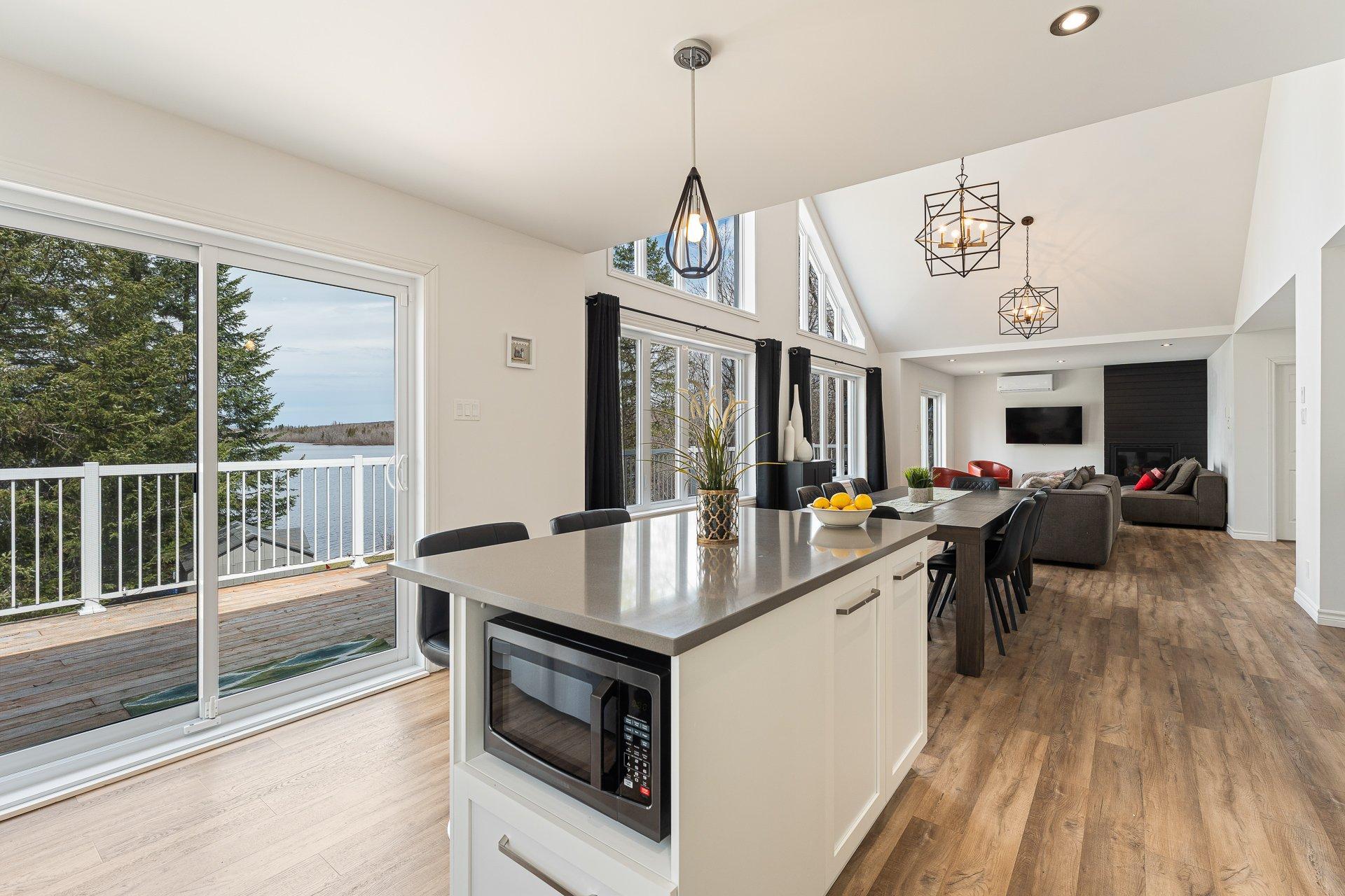 









25


Rue des Jacinthes

,
Eastman,




QC
J0E1P0

