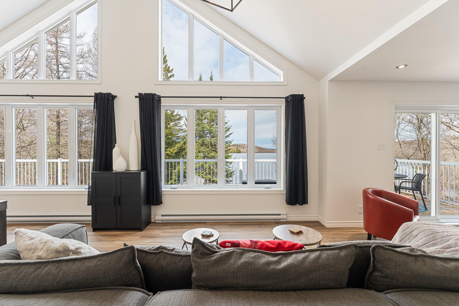 









25


Rue des Jacinthes

,
Eastman,




QC
J0E1P0

