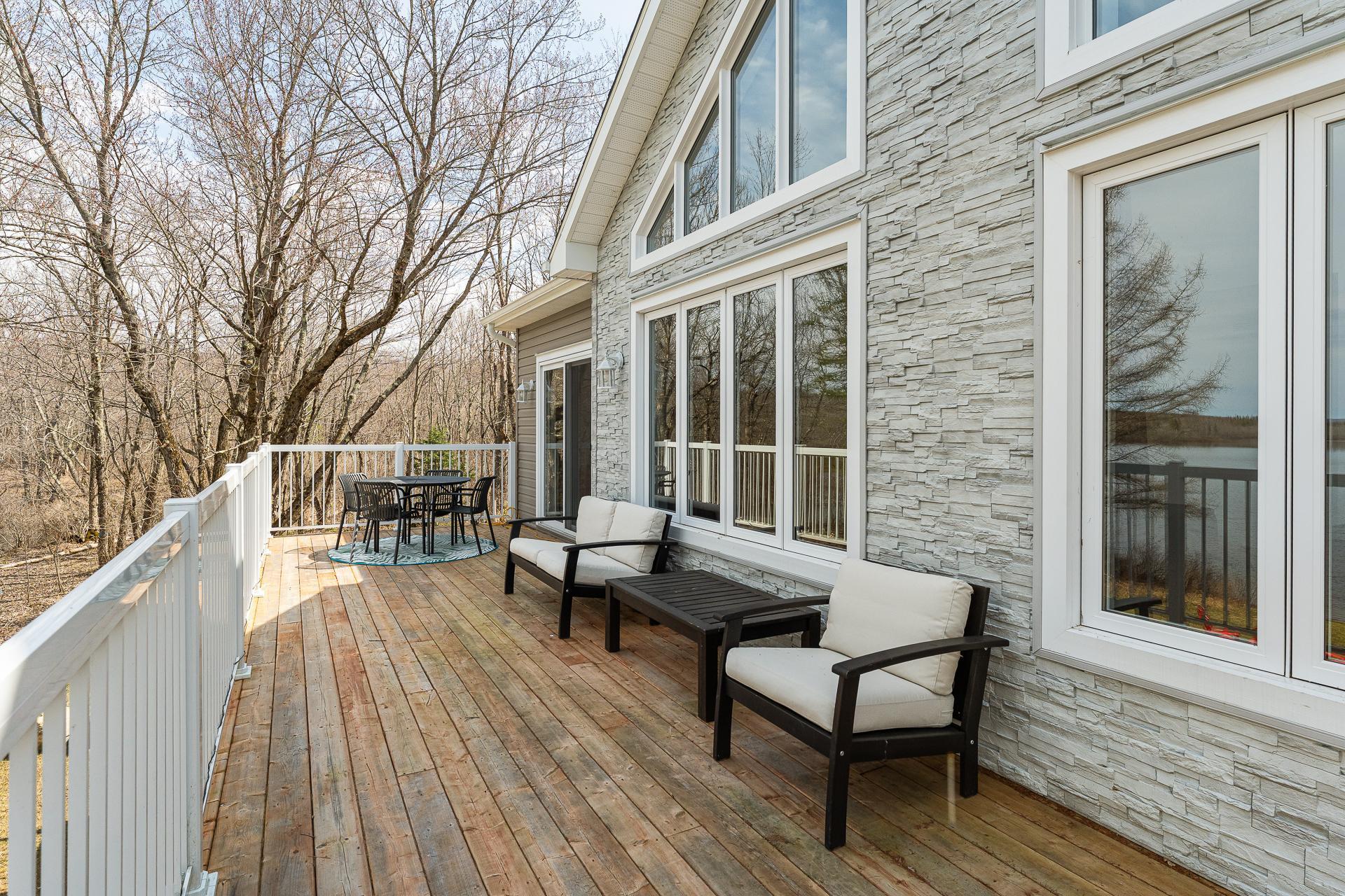 









25


Rue des Jacinthes

,
Eastman,




QC
J0E1P0


