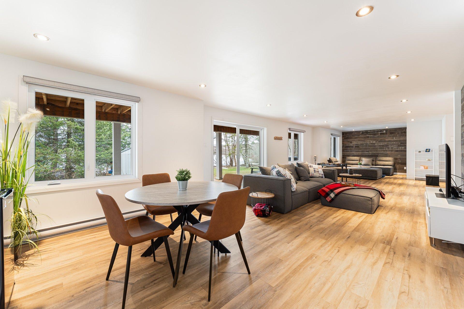 









25


Rue des Jacinthes

,
Eastman,




QC
J0E1P0

