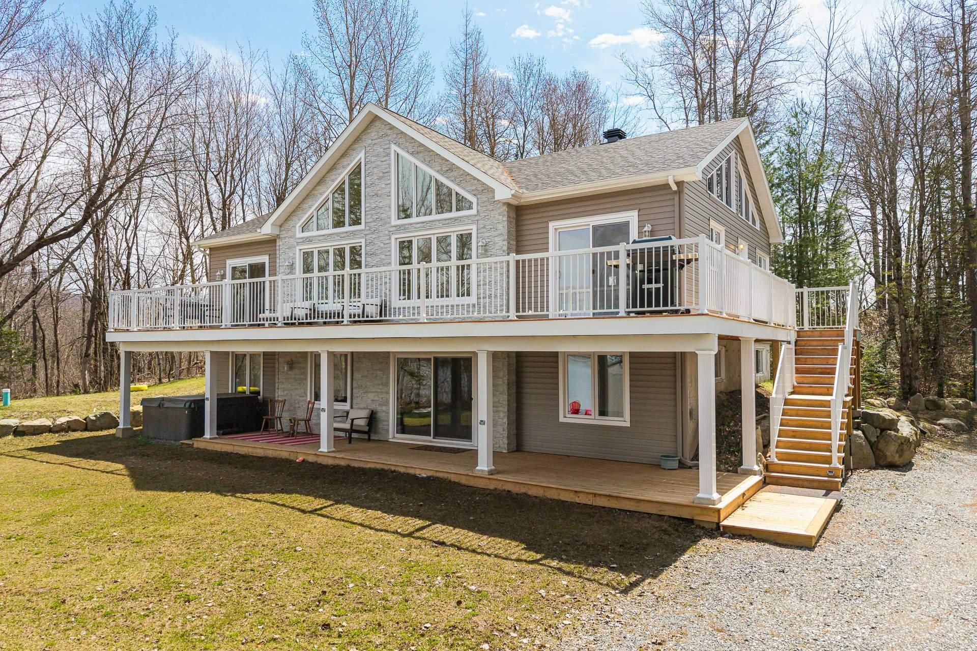 









25


Rue des Jacinthes

,
Eastman,




QC
J0E1P0

