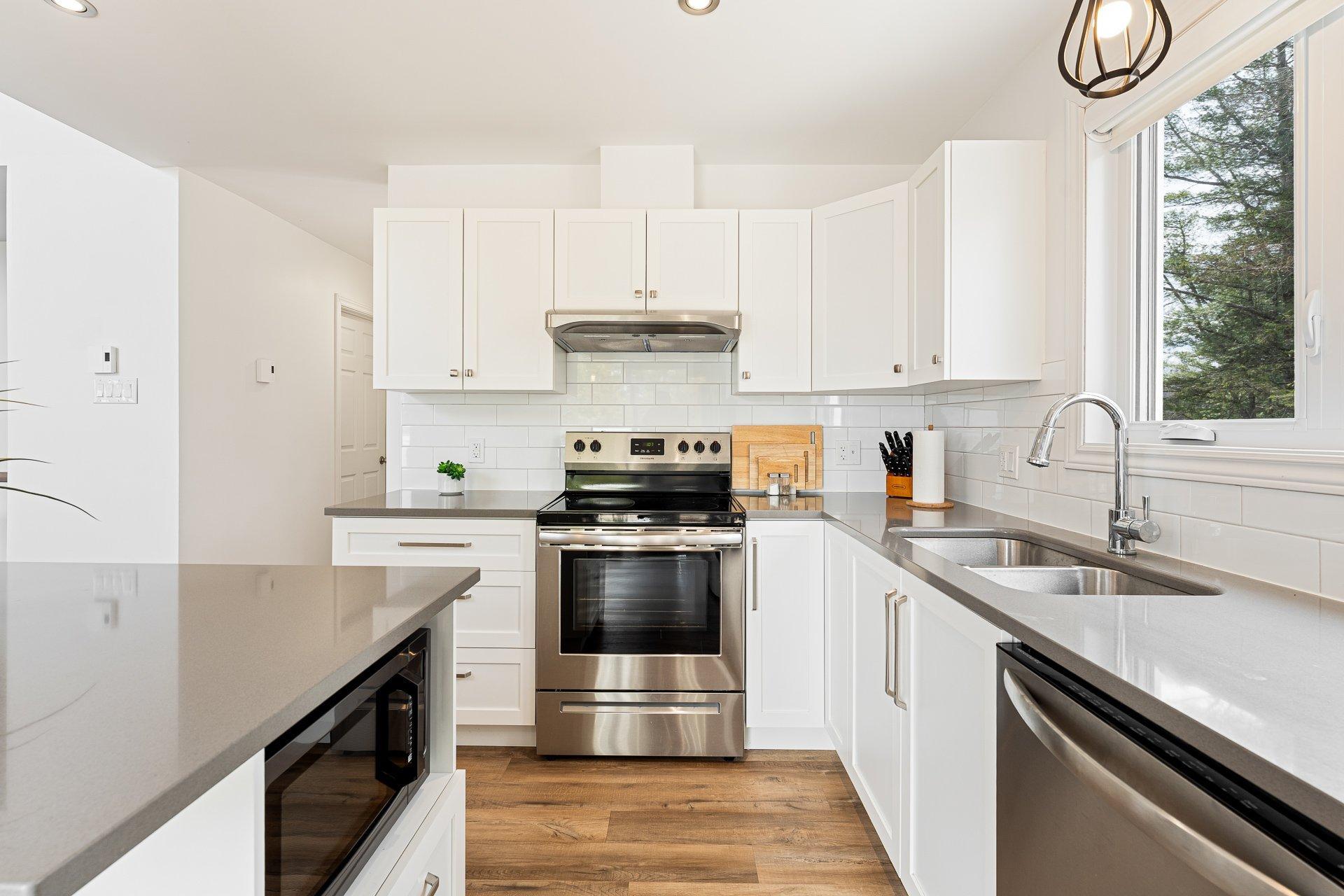 









25


Rue des Jacinthes

,
Eastman,




QC
J0E1P0

