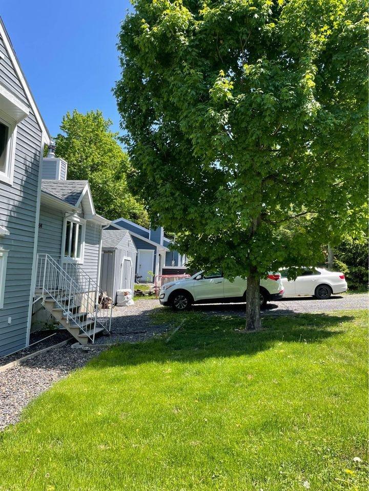 









94


Rue de Nicolet

,
Bromont,




QC
J2L1R7

