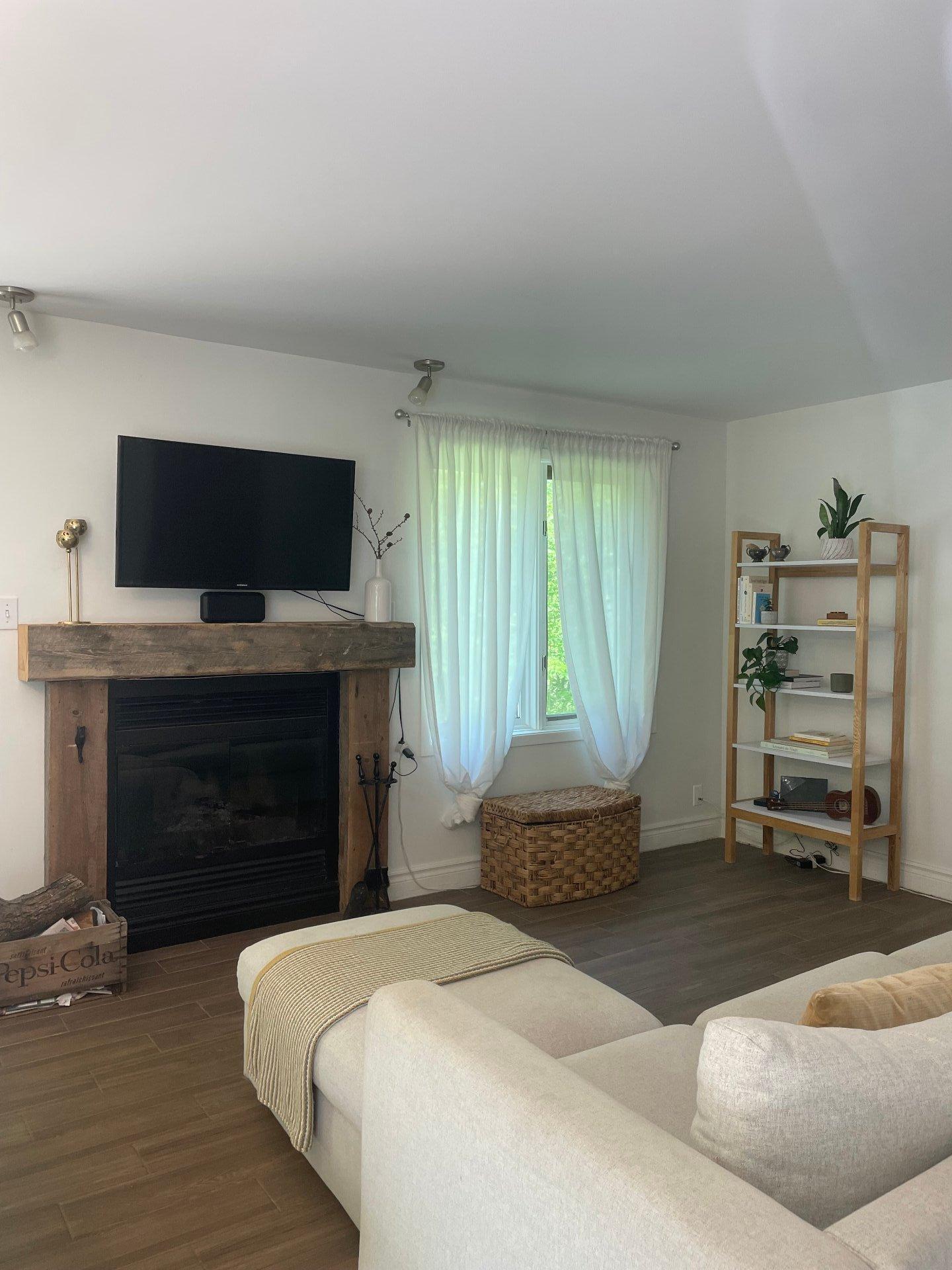 









94


Rue de Nicolet

,
Bromont,




QC
J2L1R7

