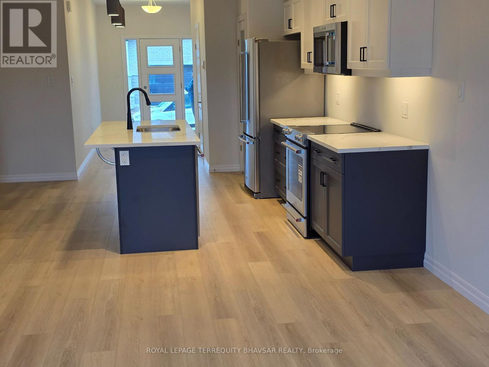 












53 BARN OWL WAY

,
Norfolk,




Ontario
N3Y0H4

