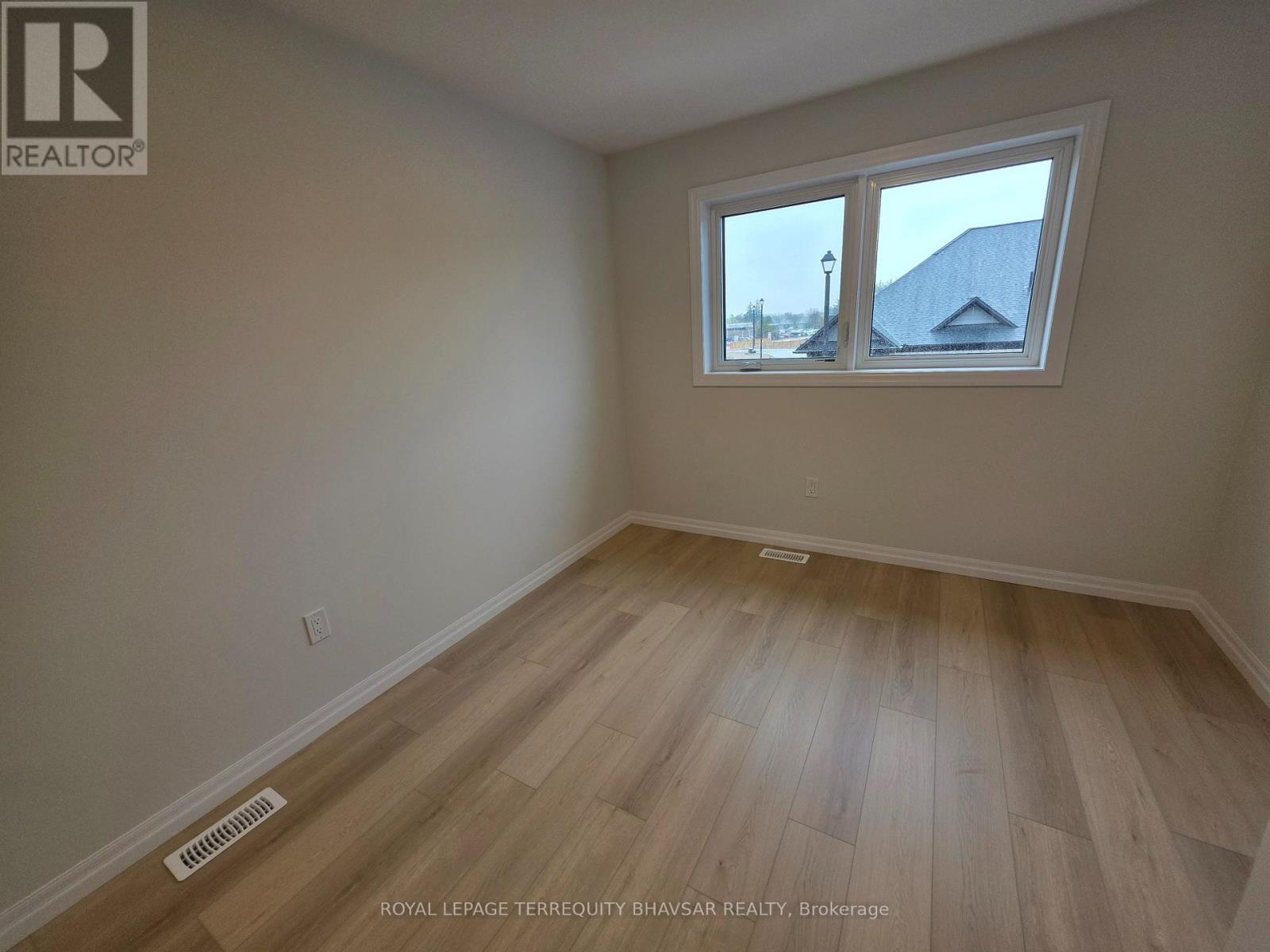 












53 BARN OWL WAY

,
Norfolk,




Ontario
N3Y0H4

