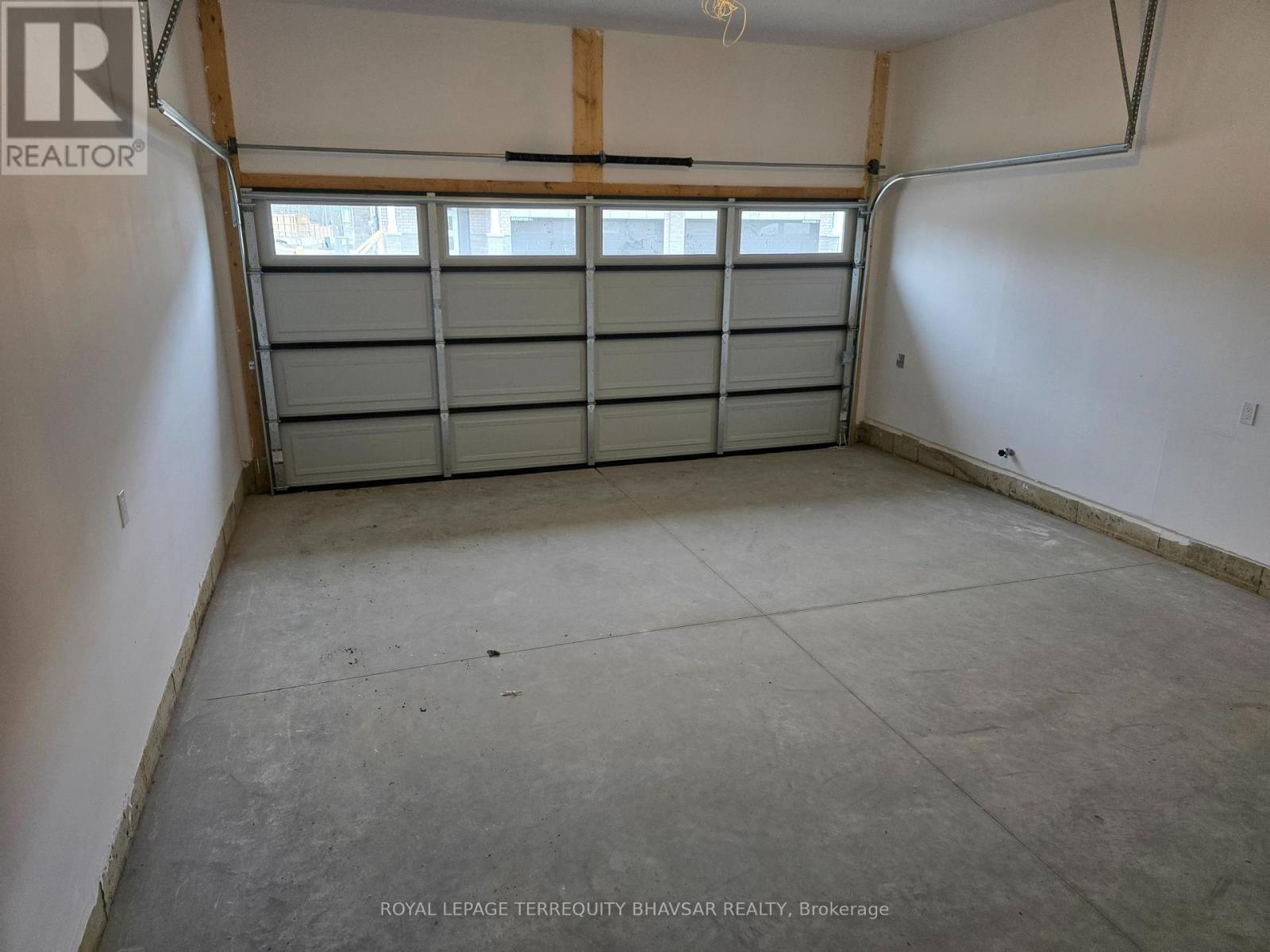 












53 BARN OWL WAY

,
Norfolk,




Ontario
N3Y0H4

