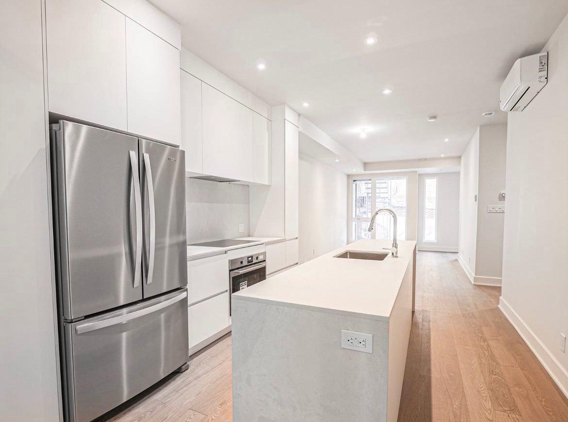 









4445


Rue Drolet

,
Montréal (Le Plateau-Mont-Royal),




QC
H2W2L8

