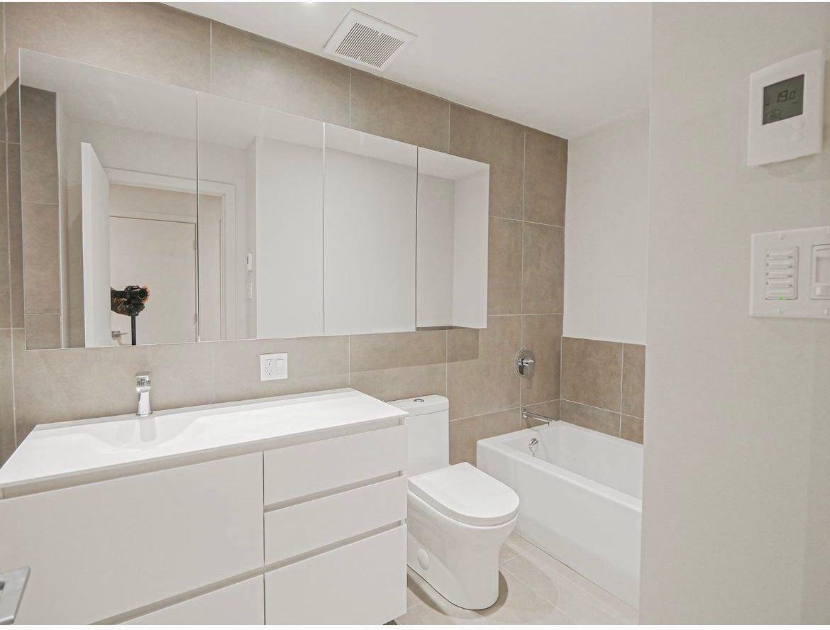 









4445


Rue Drolet

,
Montréal (Le Plateau-Mont-Royal),




QC
H2W2L8


