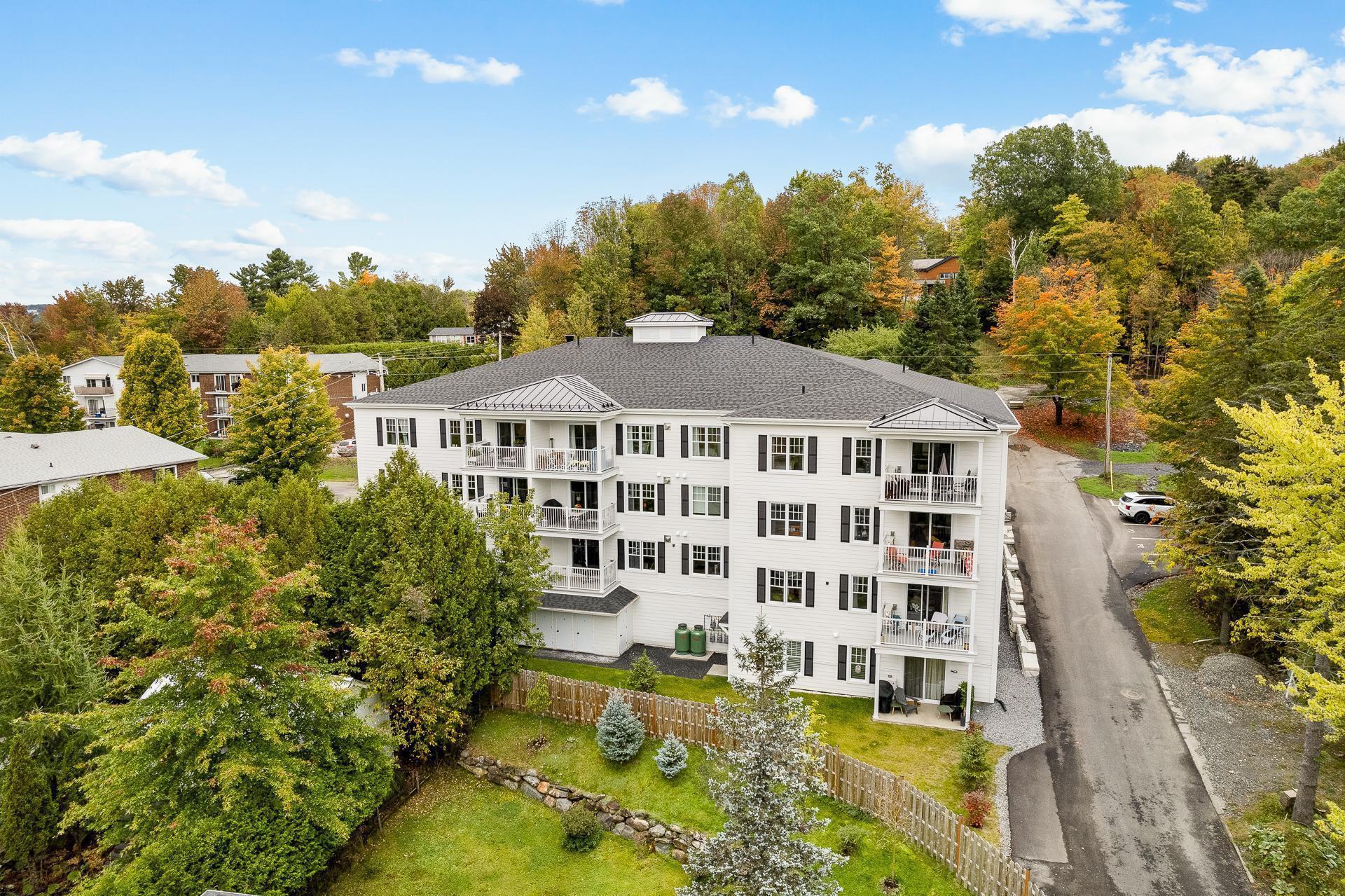 









977


Ch. Massawippi

, 12,
North Hatley,




QC
J0B2C0


