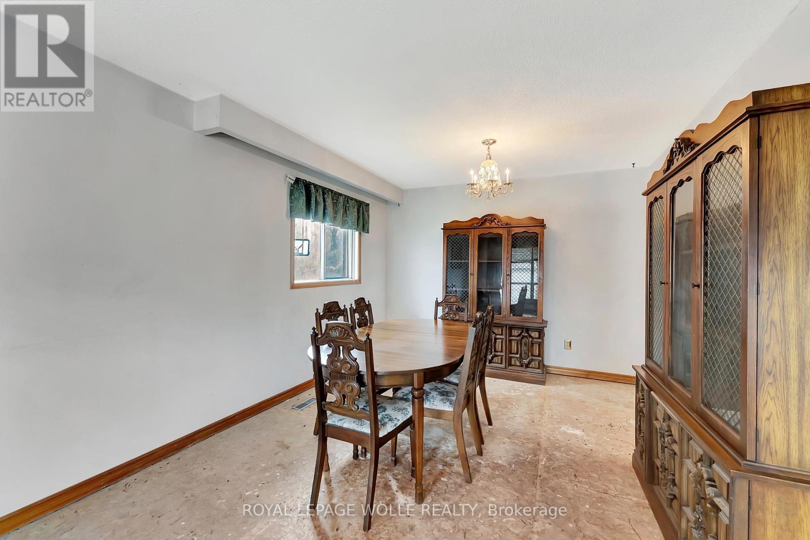 












43 CURTIS DRIVE

,
Brampton,




Ontario
L6Y2J6

