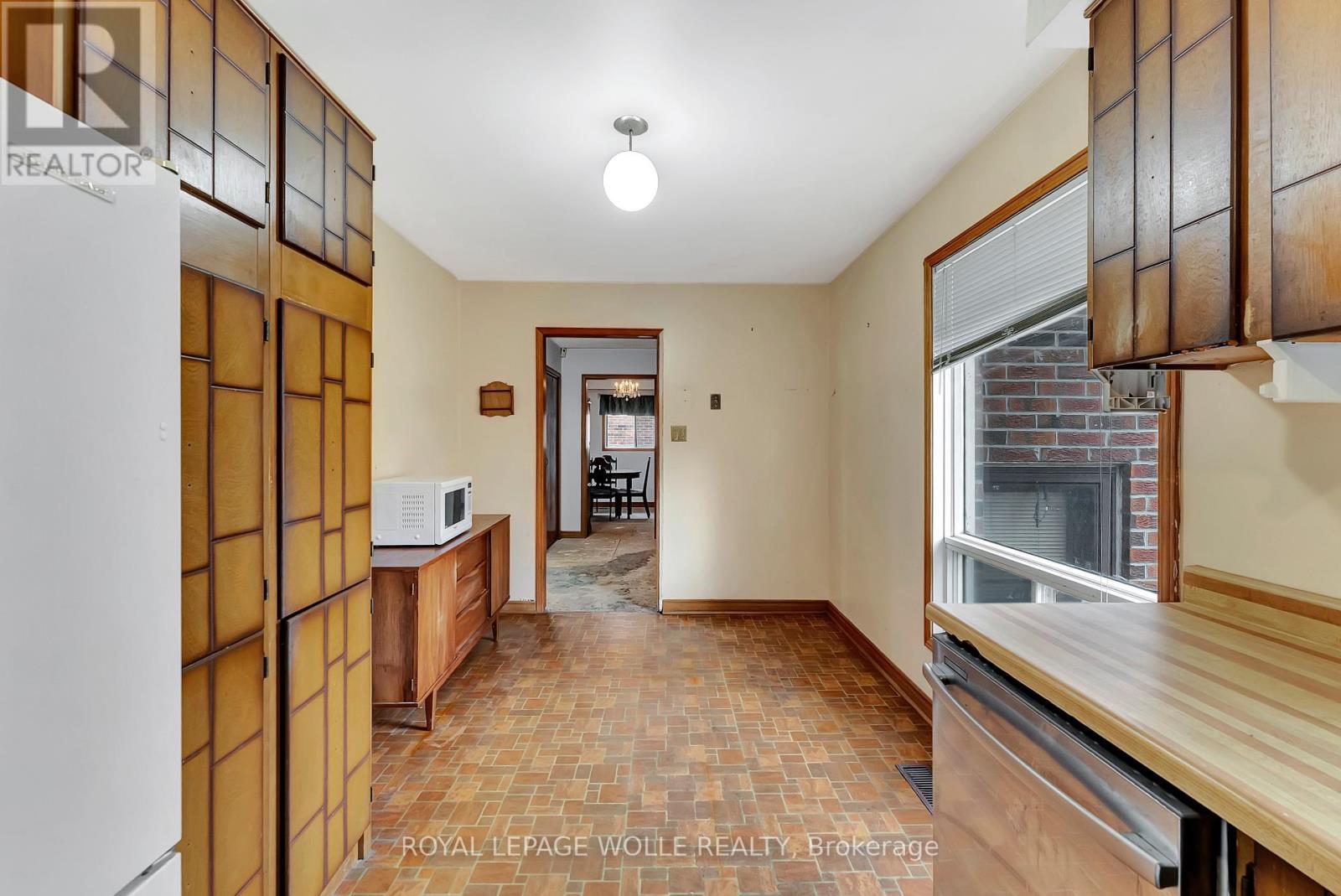 












43 CURTIS DRIVE

,
Brampton,




Ontario
L6Y2J6

