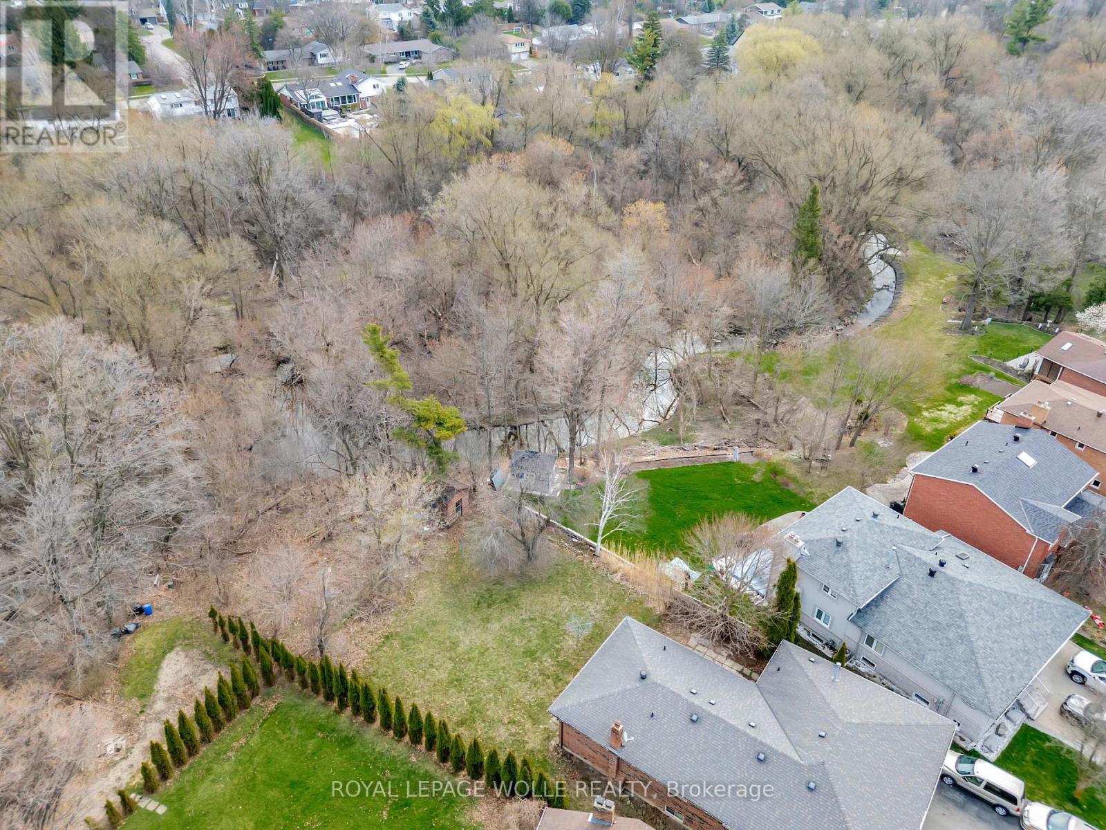 












43 CURTIS DRIVE

,
Brampton,




Ontario
L6Y2J6

