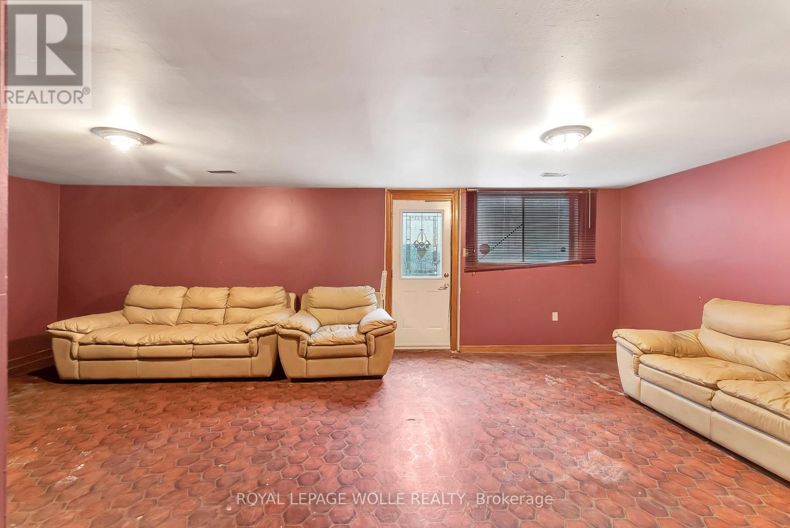 












43 CURTIS DRIVE

,
Brampton,




Ontario
L6Y2J6

