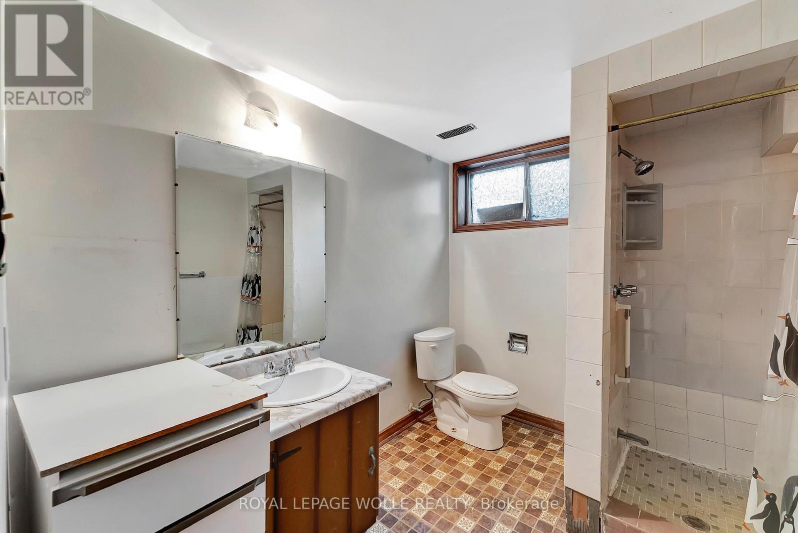 












43 CURTIS DRIVE

,
Brampton,




Ontario
L6Y2J6

