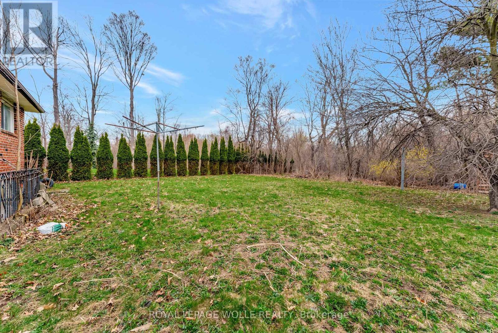 












43 CURTIS DRIVE

,
Brampton,




Ontario
L6Y2J6

