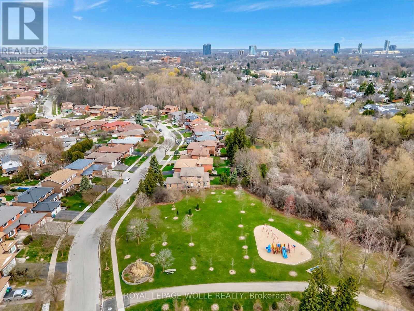 












43 CURTIS DRIVE

,
Brampton,




Ontario
L6Y2J6

