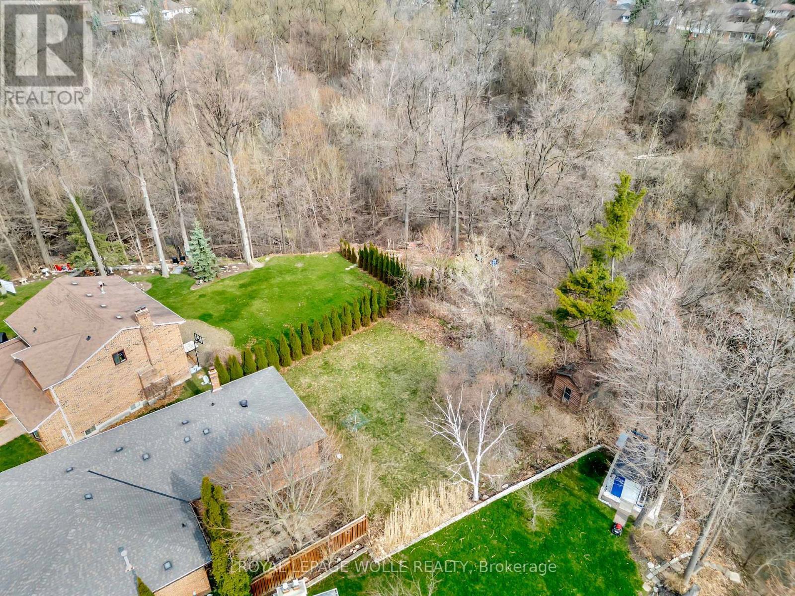 












43 CURTIS DRIVE

,
Brampton,




Ontario
L6Y2J6


