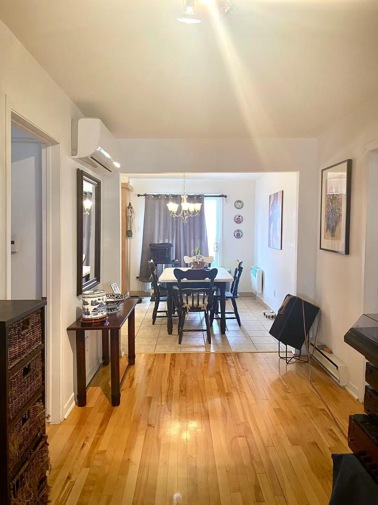 









6355


Rue de la Villanelle

,
Montréal (Saint-Léonard),




QC
H1S1W2


