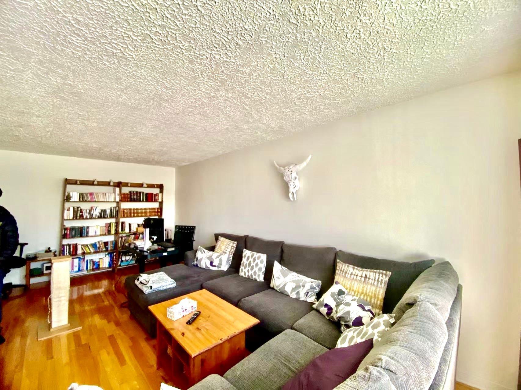 









6355


Rue de la Villanelle

,
Montréal (Saint-Léonard),




QC
H1S1W2


