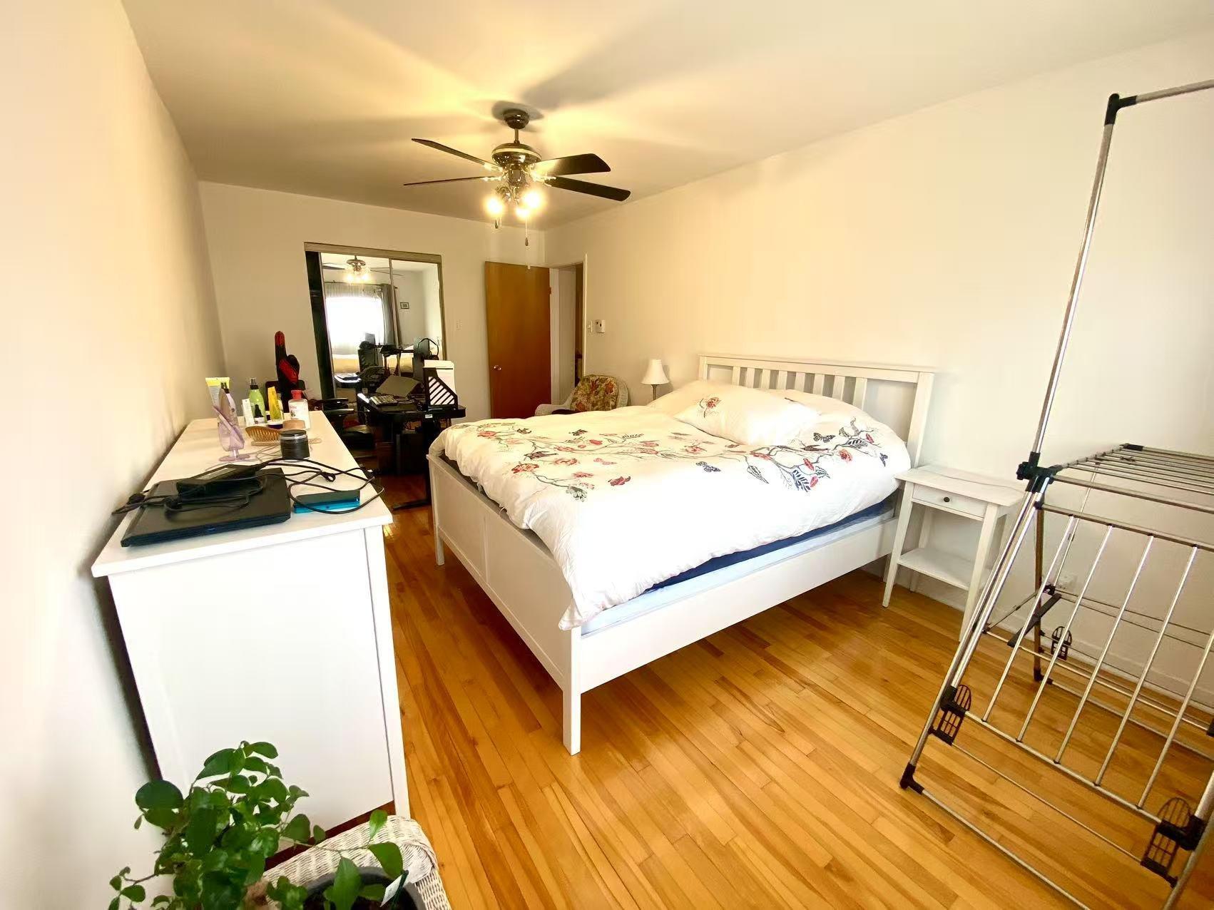 









6355


Rue de la Villanelle

,
Montréal (Saint-Léonard),




QC
H1S1W2

