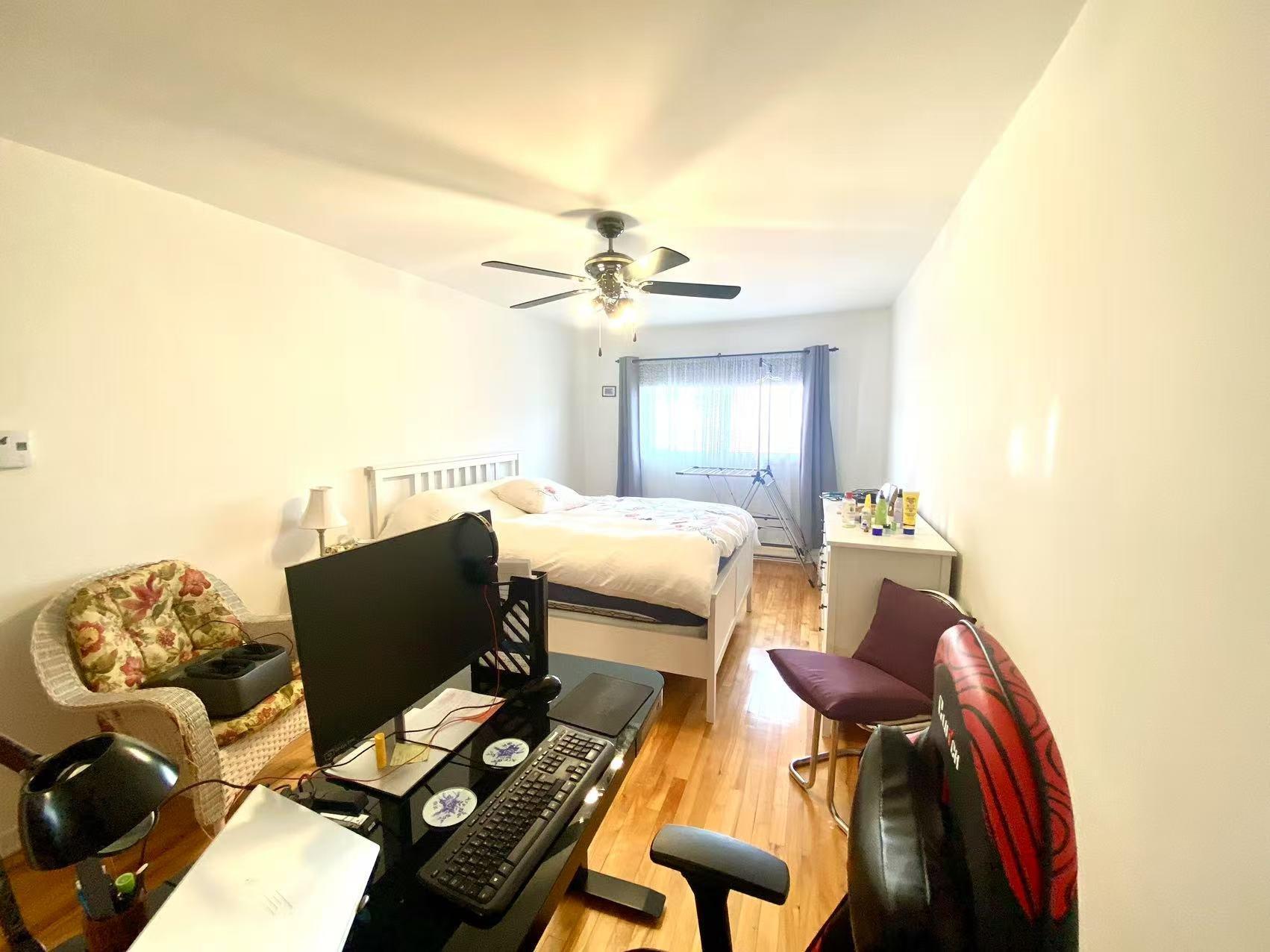 









6355


Rue de la Villanelle

,
Montréal (Saint-Léonard),




QC
H1S1W2

