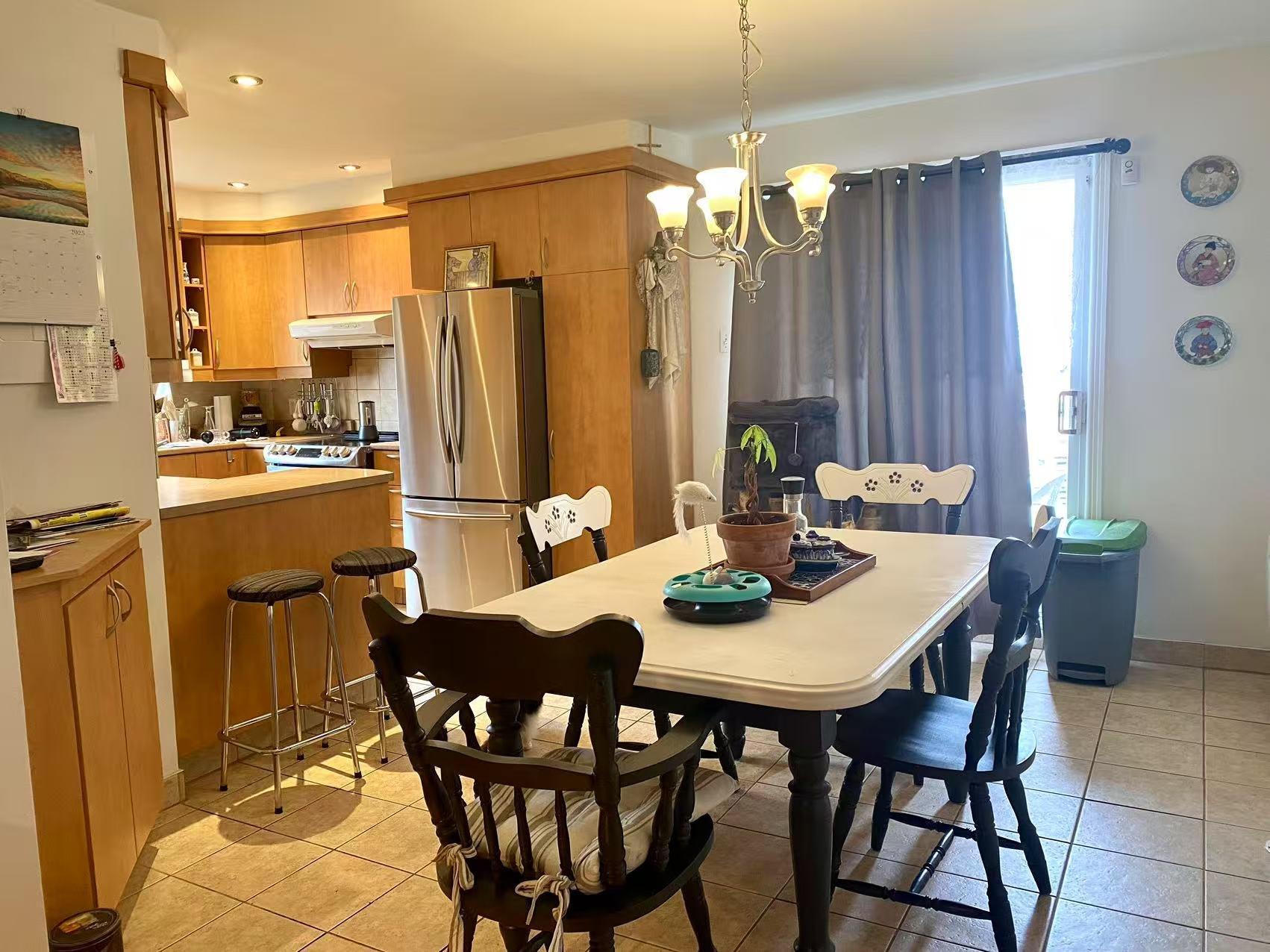 









6355


Rue de la Villanelle

,
Montréal (Saint-Léonard),




QC
H1S1W2

