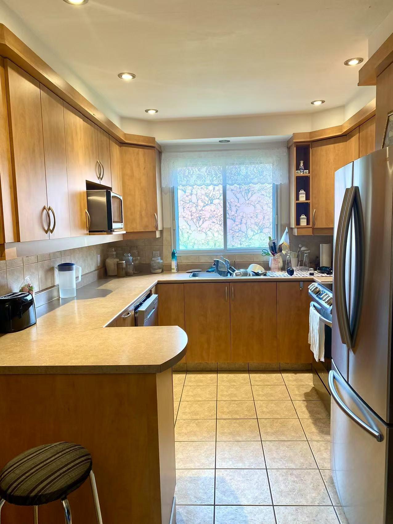 









6355


Rue de la Villanelle

,
Montréal (Saint-Léonard),




QC
H1S1W2

