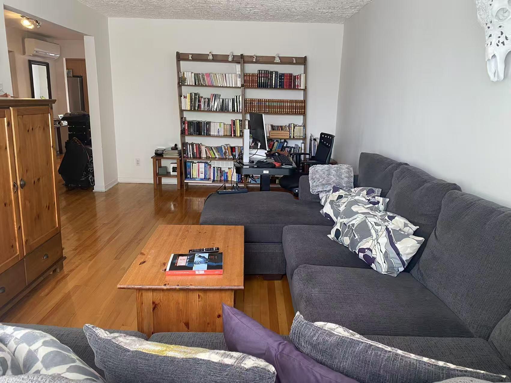 









6355


Rue de la Villanelle

,
Montréal (Saint-Léonard),




QC
H1S1W2

