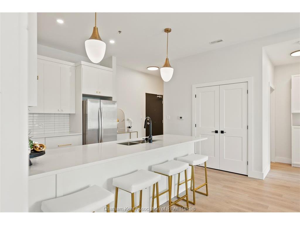 









364


Grand

Avenue East, 513,
Chatham,




ON
N7L 1W6

