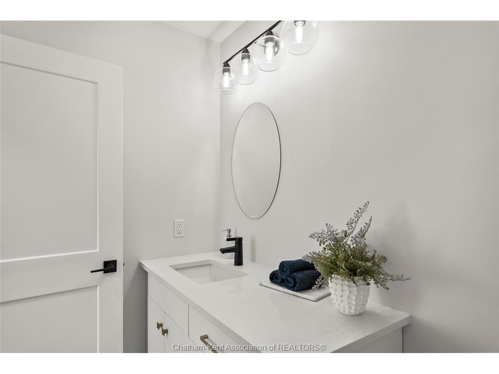 









364


Grand

Avenue East, 510,
Chatham,




ON
N7L 1W6


