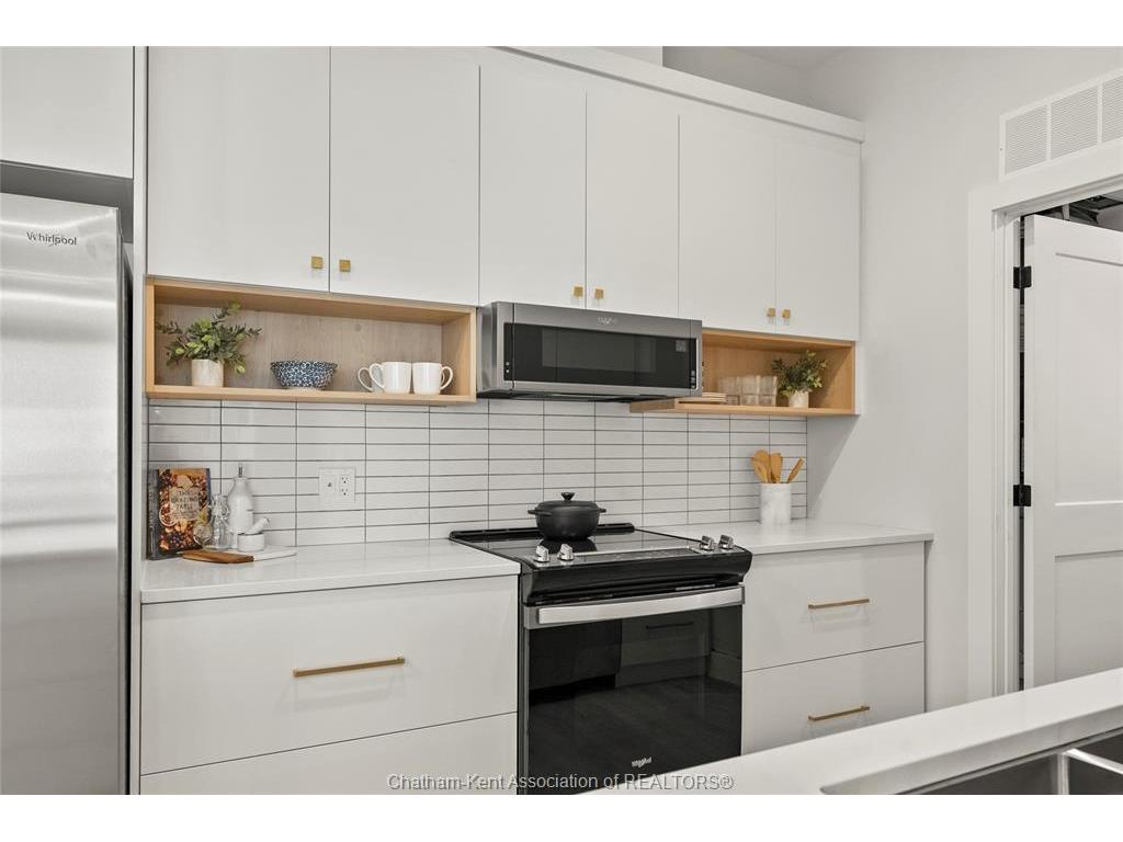 









364


Grand

Avenue East, 510,
Chatham,




ON
N7L 1W6

