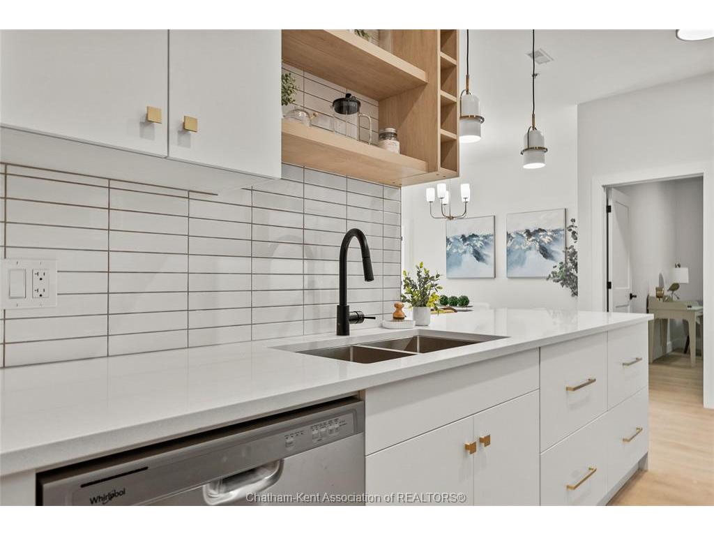 









364


Grand

Avenue East, 510,
Chatham,




ON
N7L 1W6

