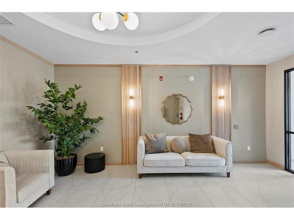 









364


Grand

Avenue East, 510,
Chatham,




ON
N7L 1W6


