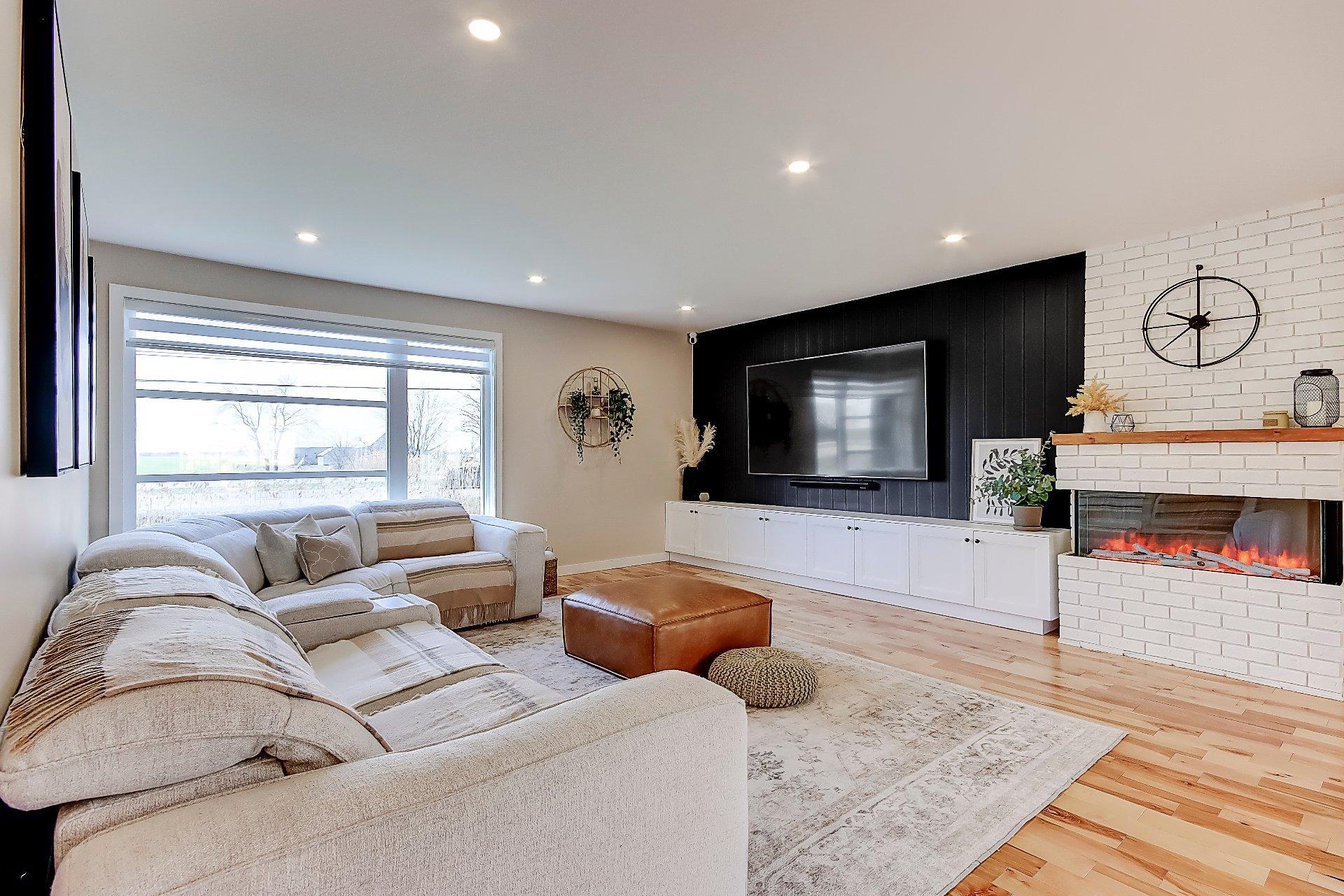 









797


Boul. St-Luc

,
Saint-Jean-sur-Richelieu,




QC
J2W2G6

