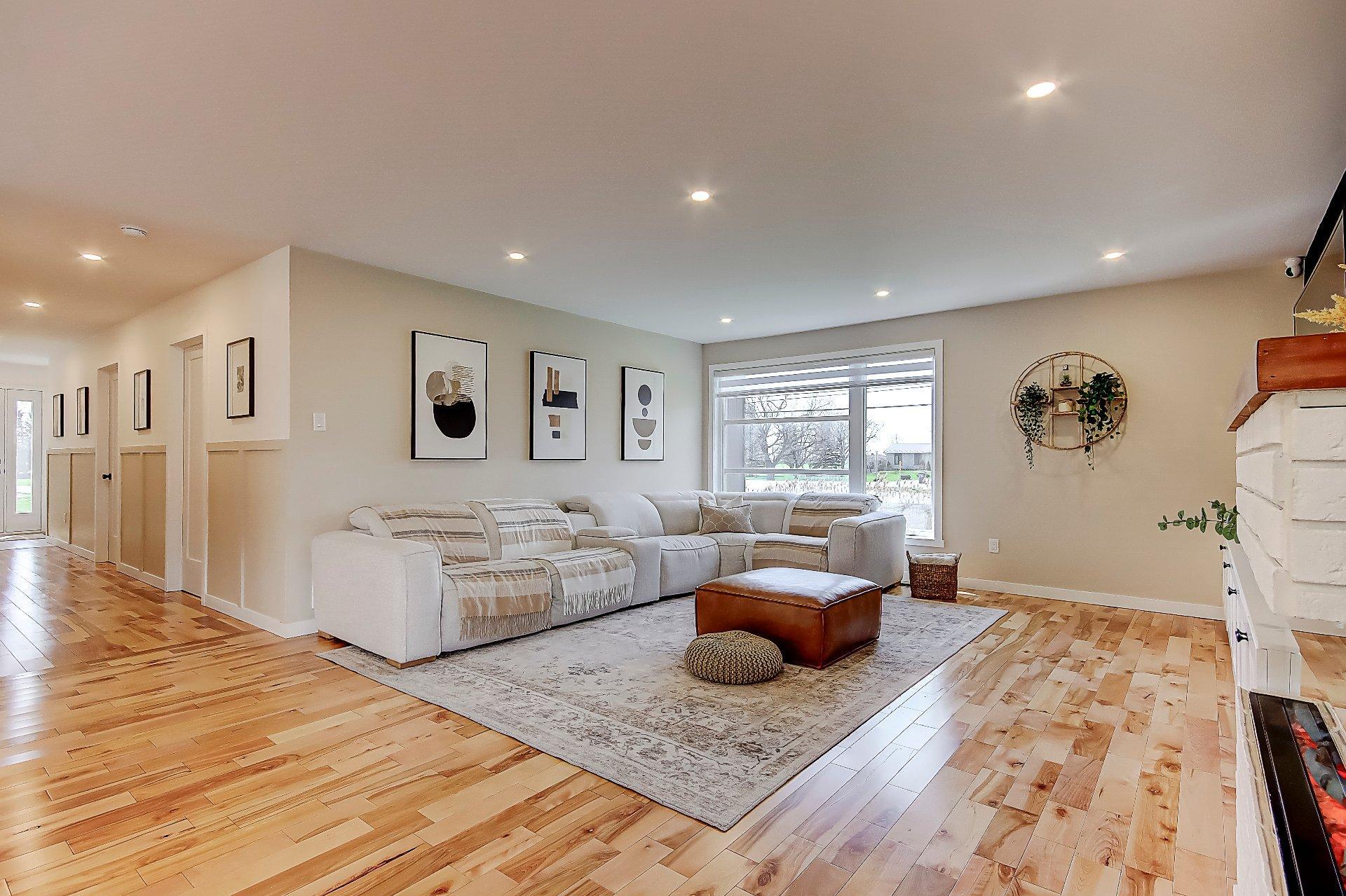 









797


Boul. St-Luc

,
Saint-Jean-sur-Richelieu,




QC
J2W2G6

