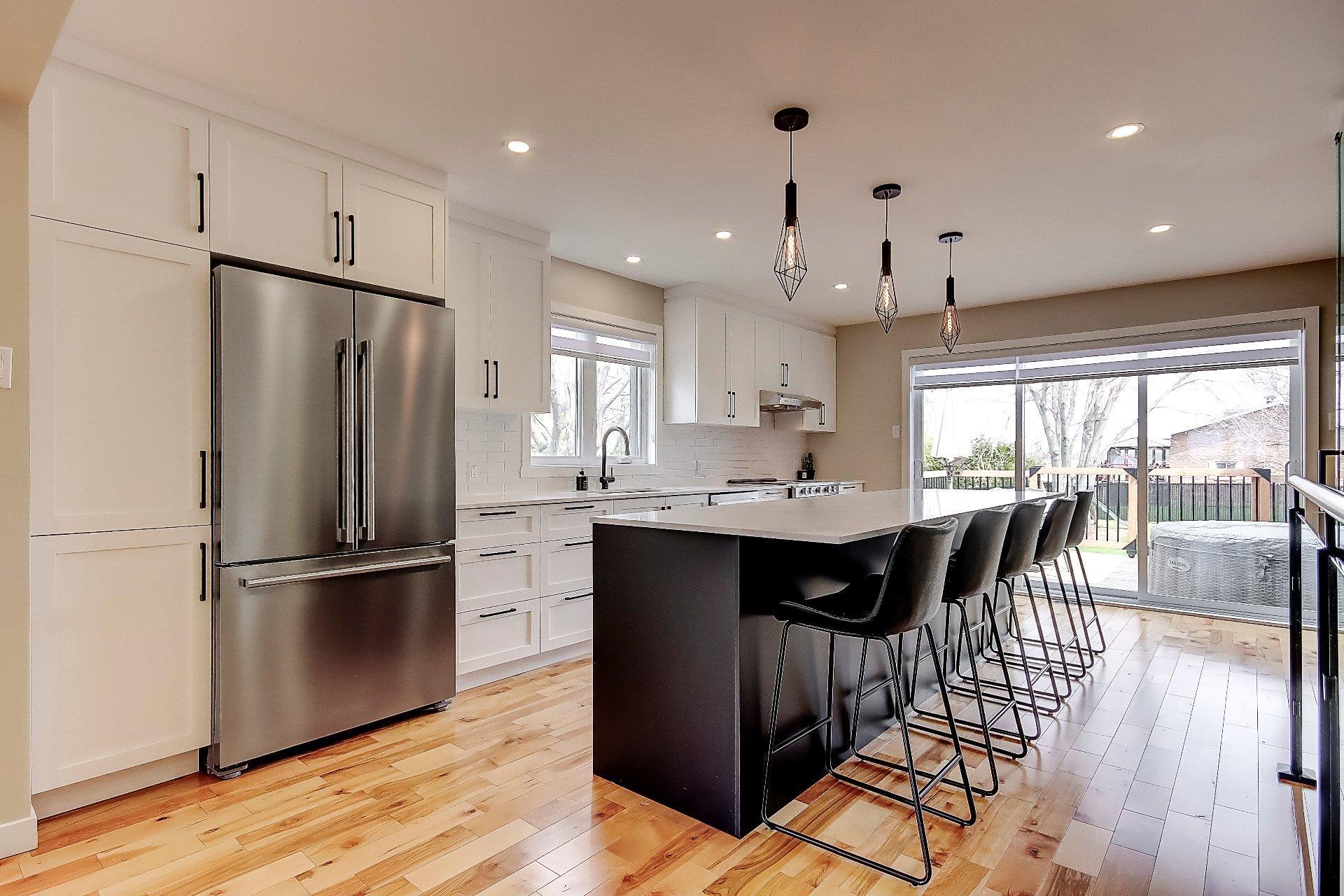 









797


Boul. St-Luc

,
Saint-Jean-sur-Richelieu,




QC
J2W2G6

