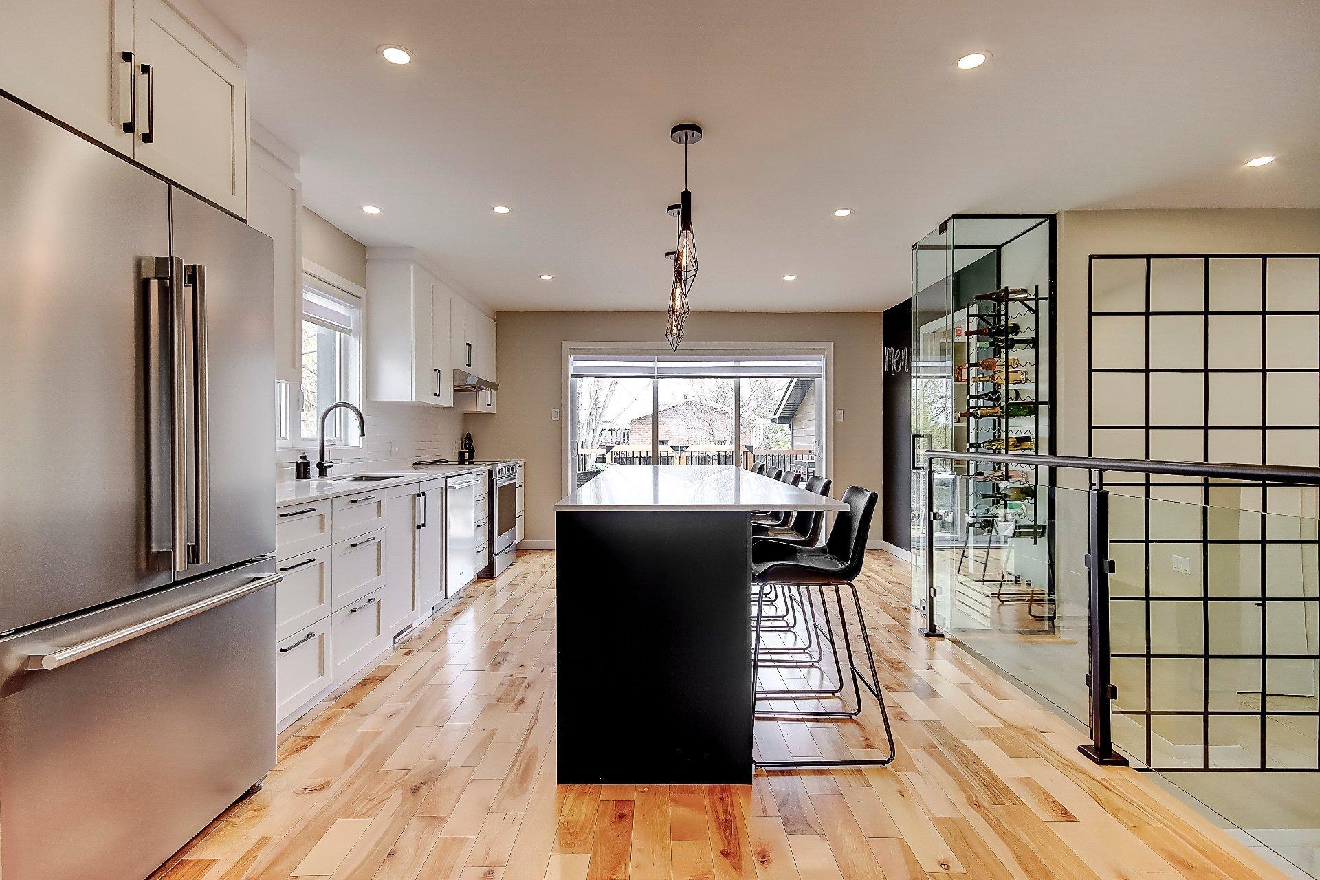 









797


Boul. St-Luc

,
Saint-Jean-sur-Richelieu,




QC
J2W2G6

