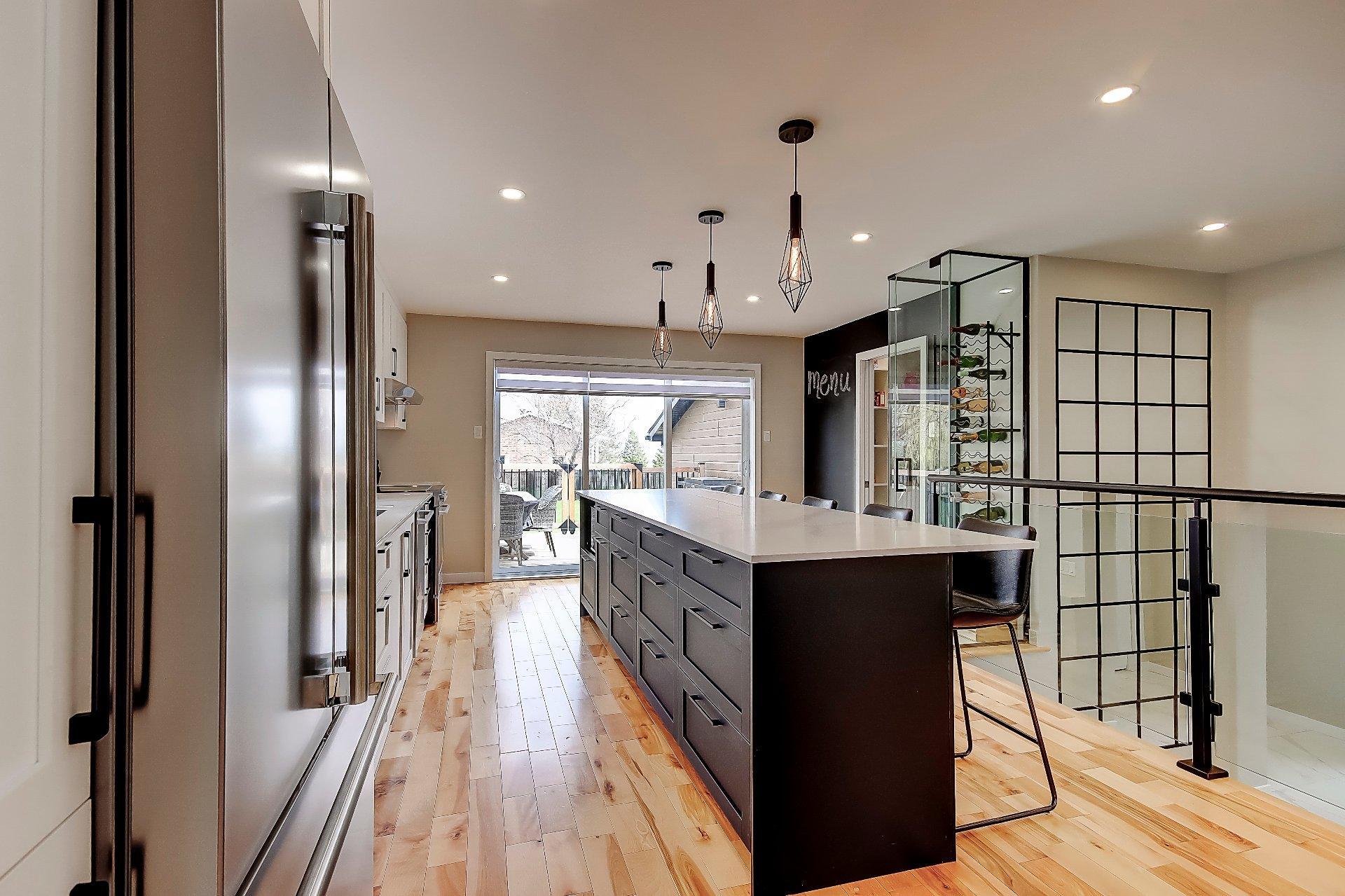 









797


Boul. St-Luc

,
Saint-Jean-sur-Richelieu,




QC
J2W2G6

