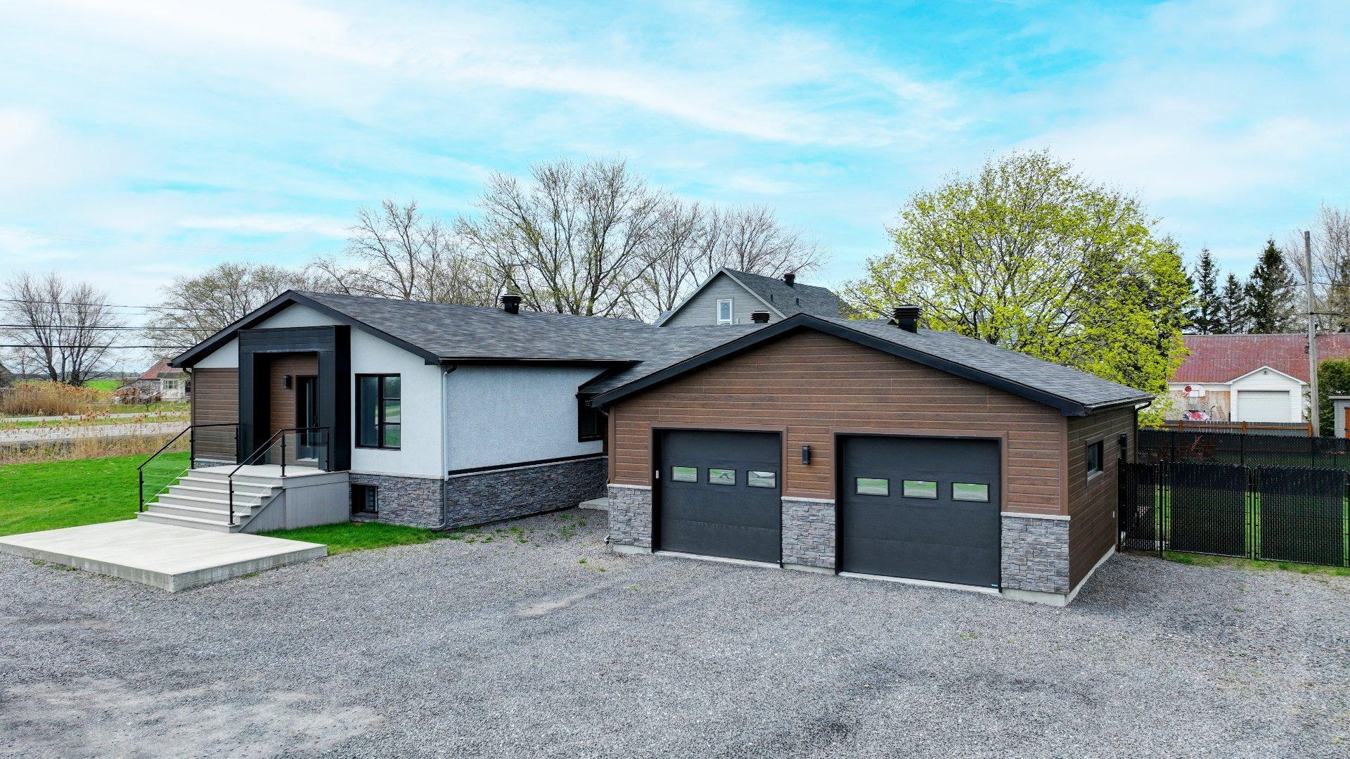 









797


Boul. St-Luc

,
Saint-Jean-sur-Richelieu,




QC
J2W2G6

