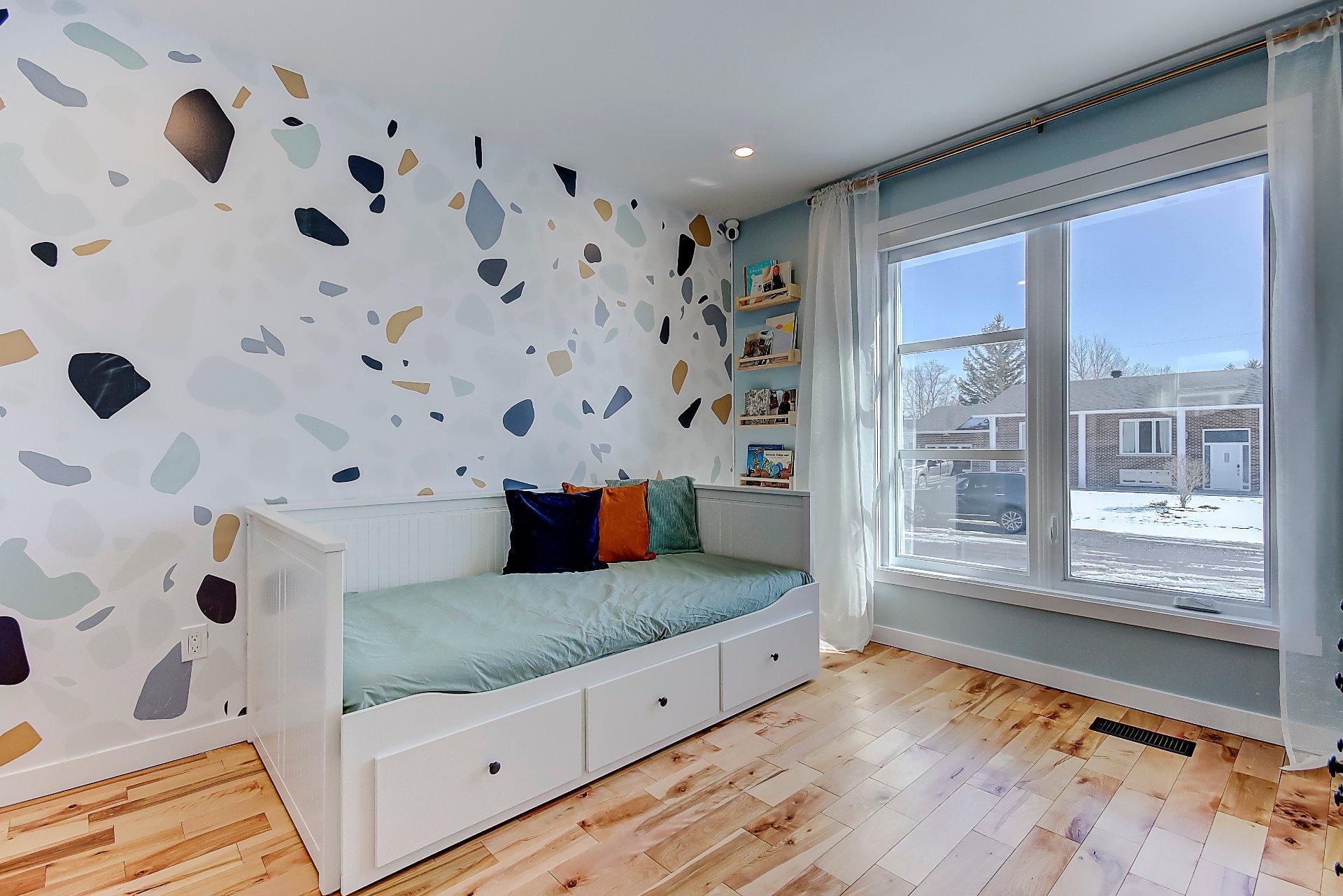 









797


Boul. St-Luc

,
Saint-Jean-sur-Richelieu,




QC
J2W2G6

